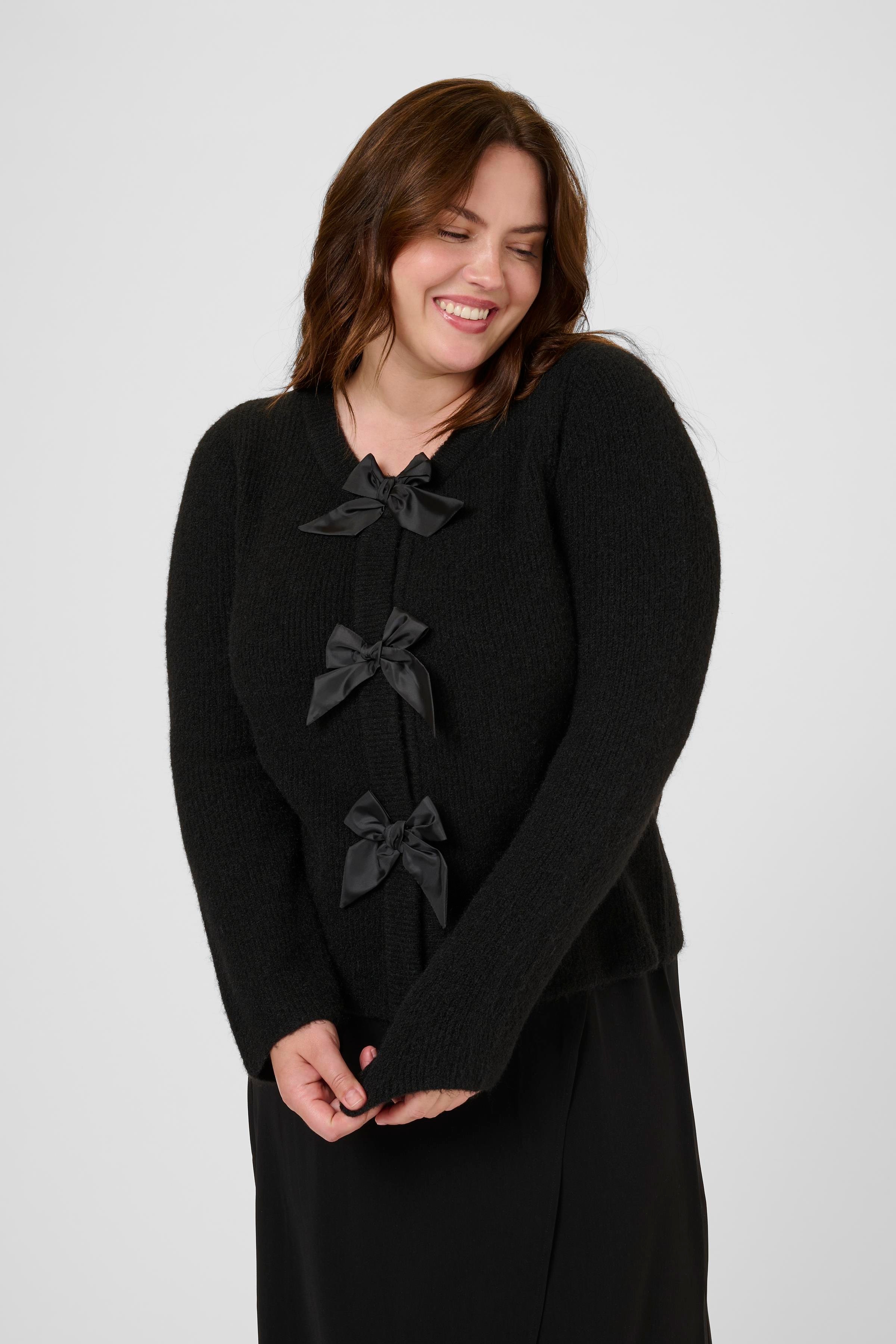 KCmaia Cardigan LOOKBOOK FRONT 10583784-100121