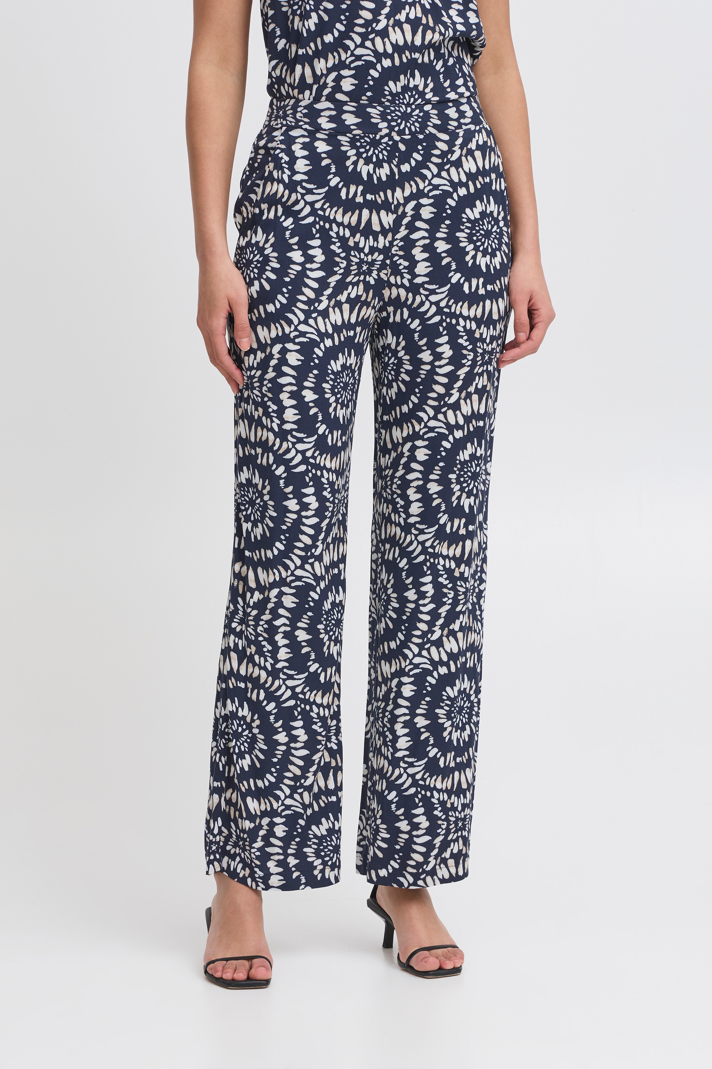 IHAYA Bukser LOOKBOOK FRONT 20123318-204613