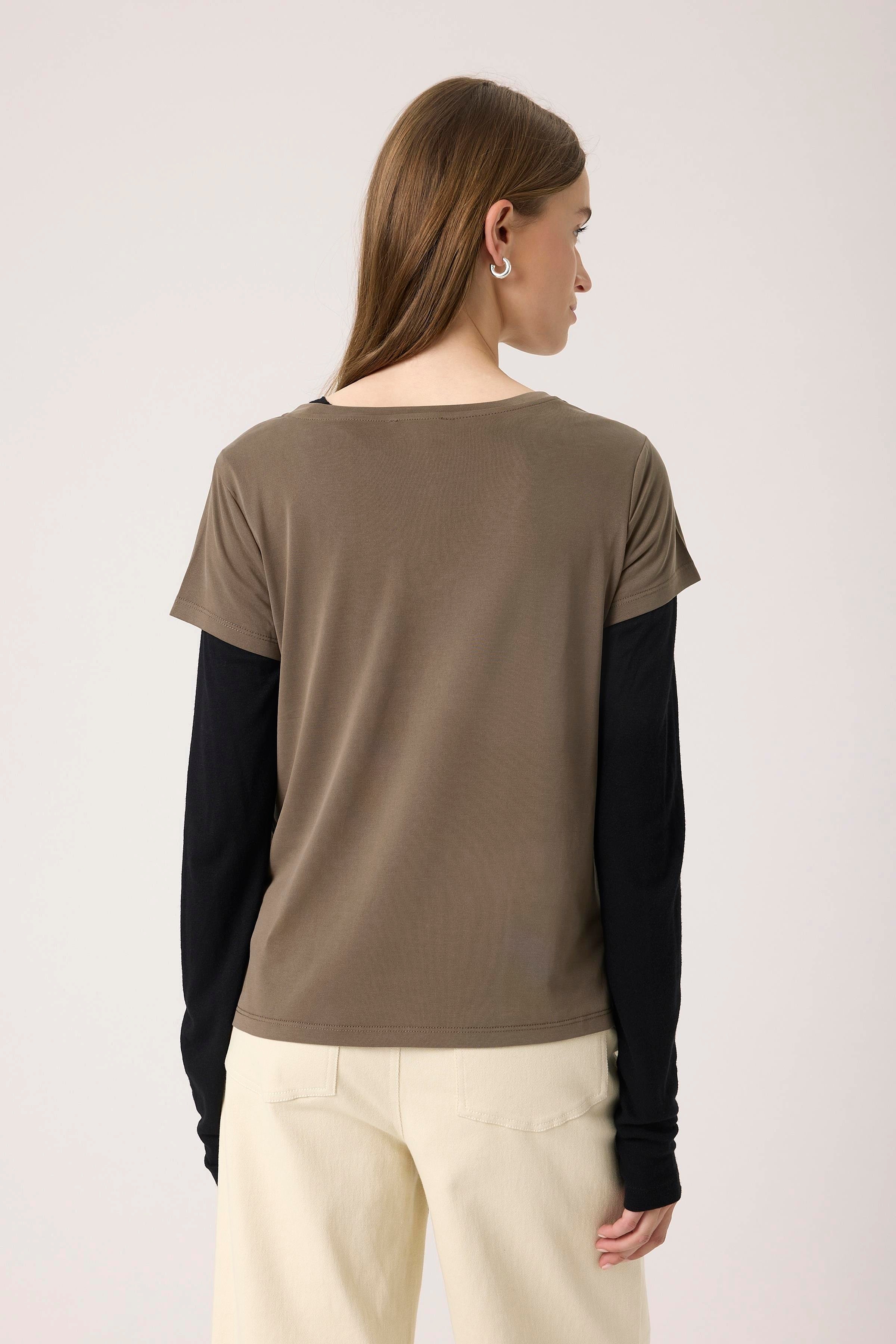 SLColumbine V-neck T-shirt LOOKBOOK BACK 30404284-190822