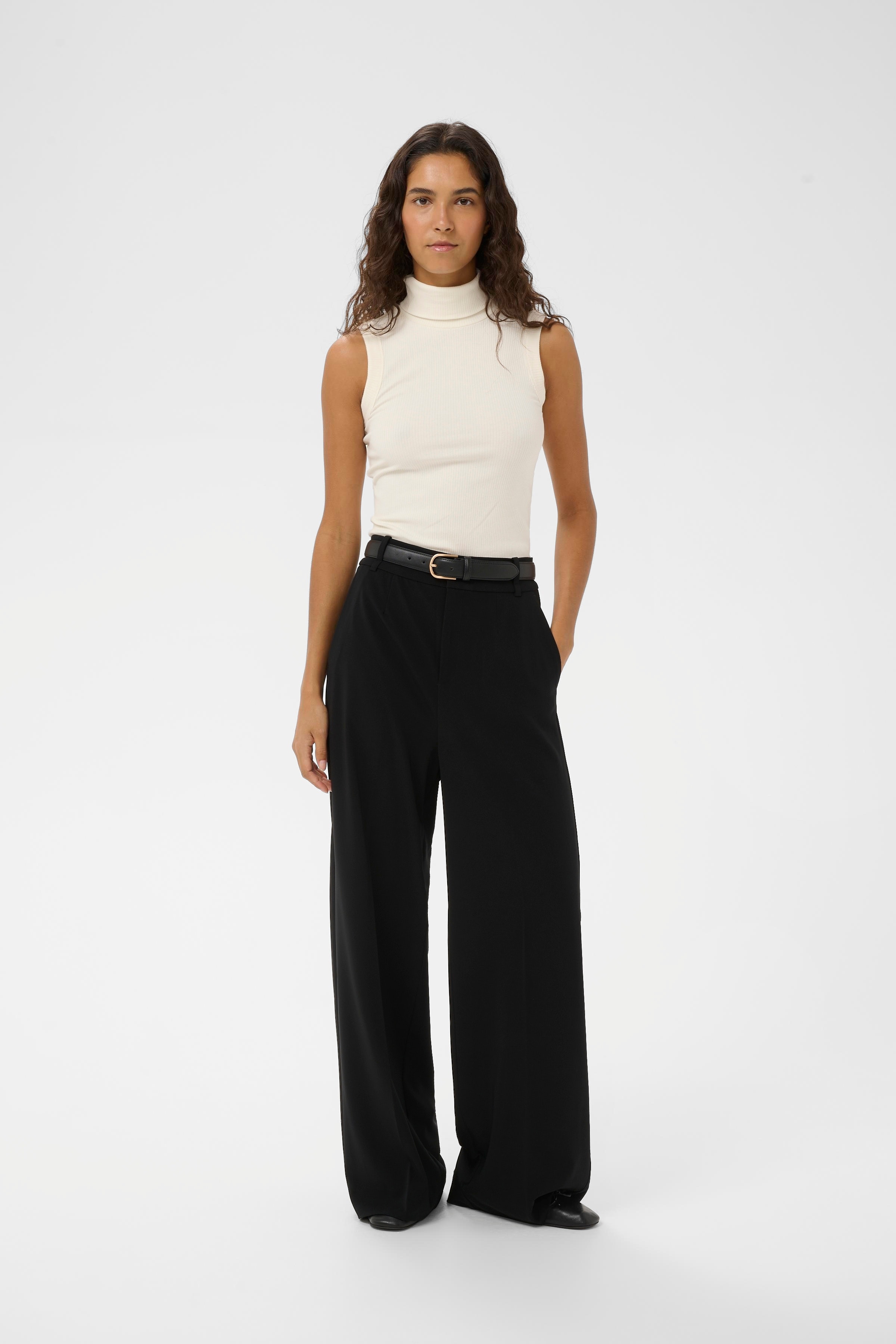 DAGNAIW Turtleneck TOP LOOKBOOK FRONT 30106690-110701