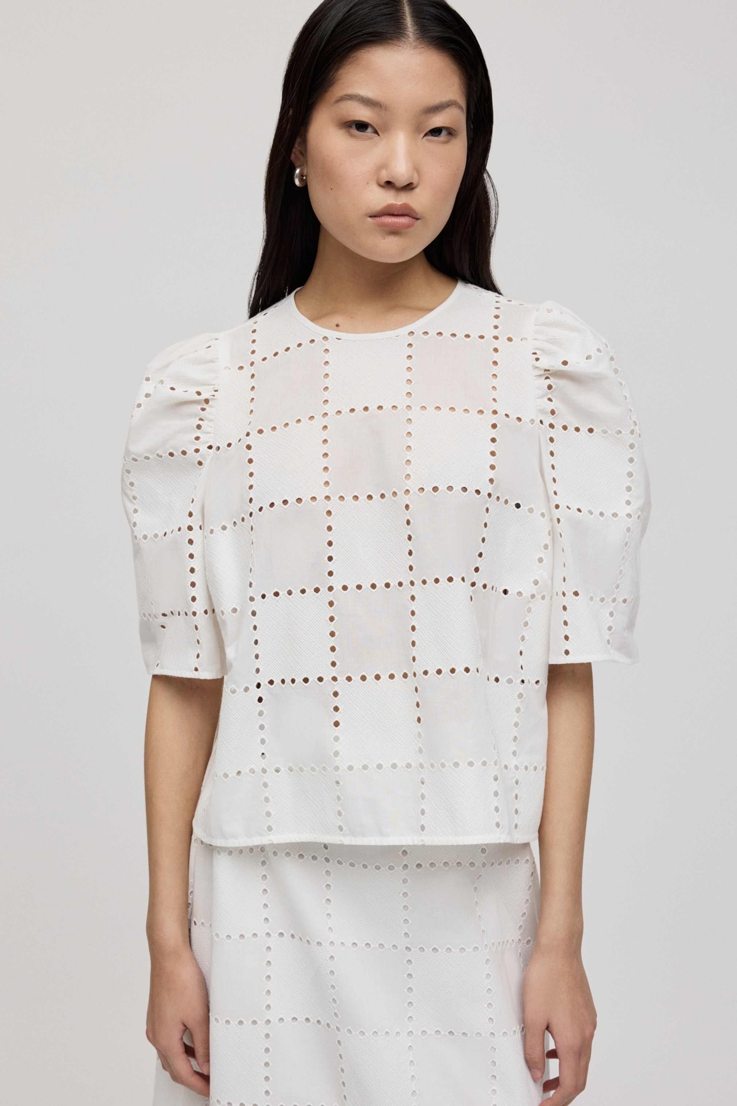 ELISABETH Bluse LOOKBOOK FRONT 30600483-WH010