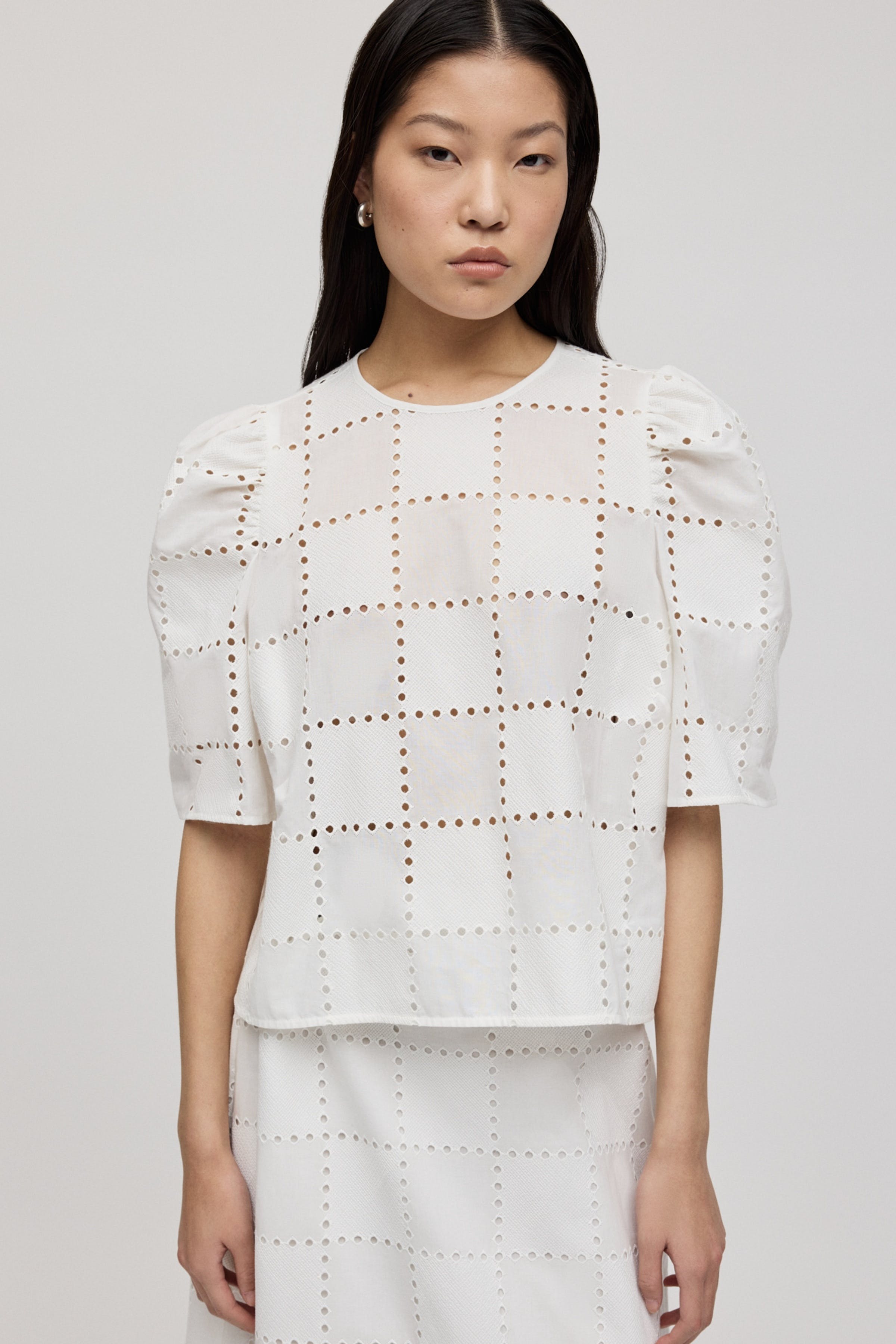 ELISABETH Bluse LOOKBOOK FRONT 30600483-WH010