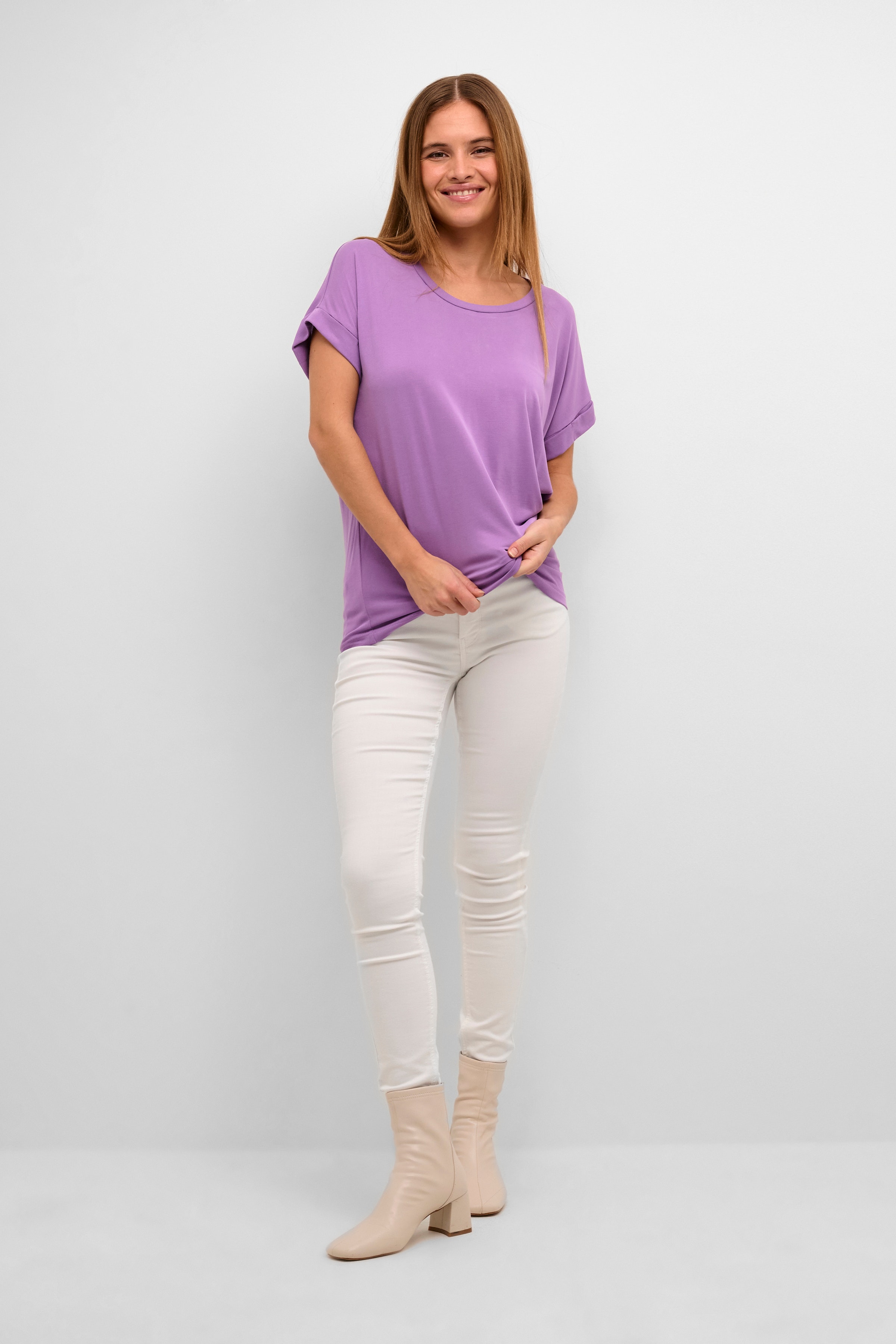 Kajsa T-shirt LOOKBOOK FRONT 50103468-173617