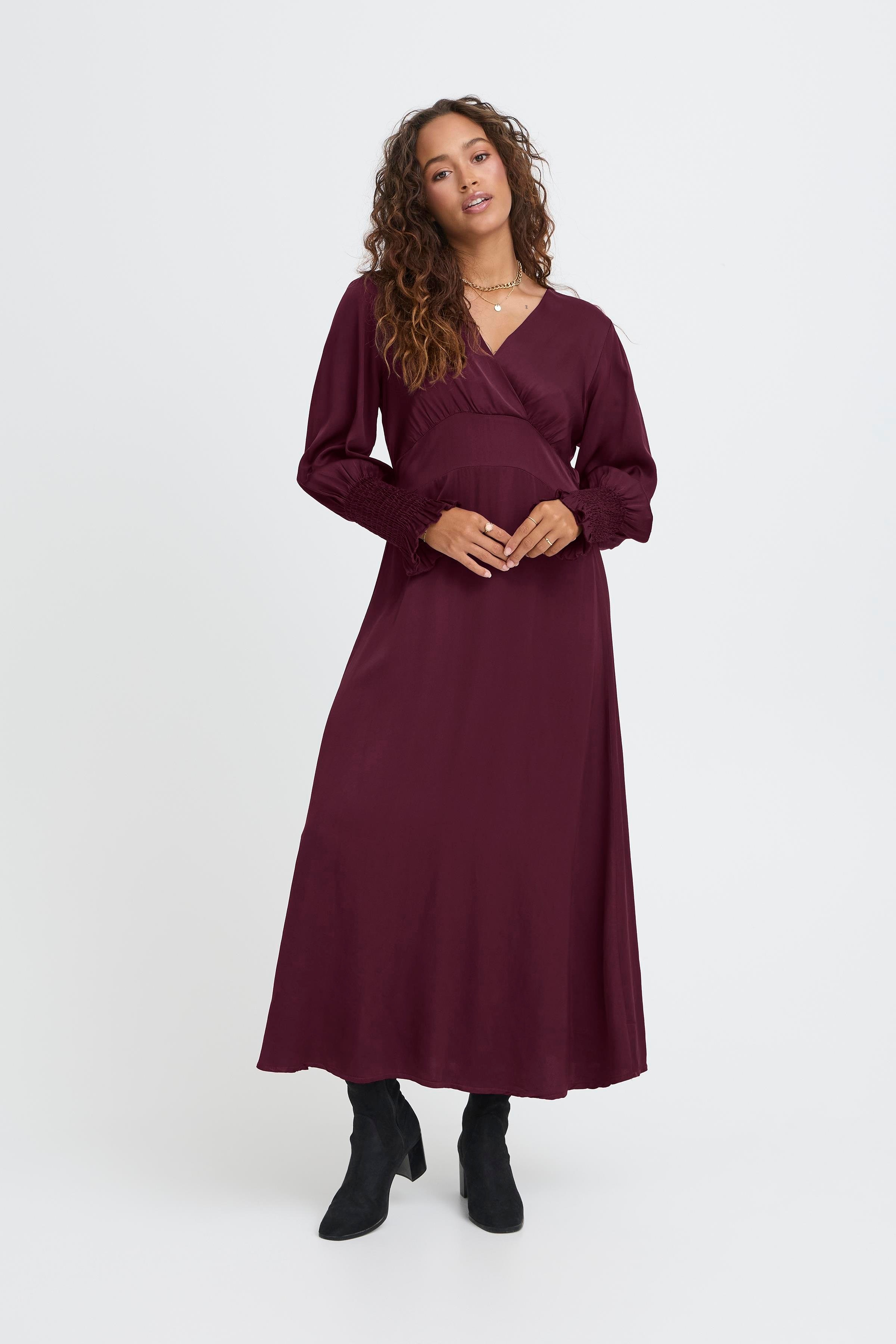 SBOLIVIA Kjole LOOKBOOK FRONT 22101104-191724