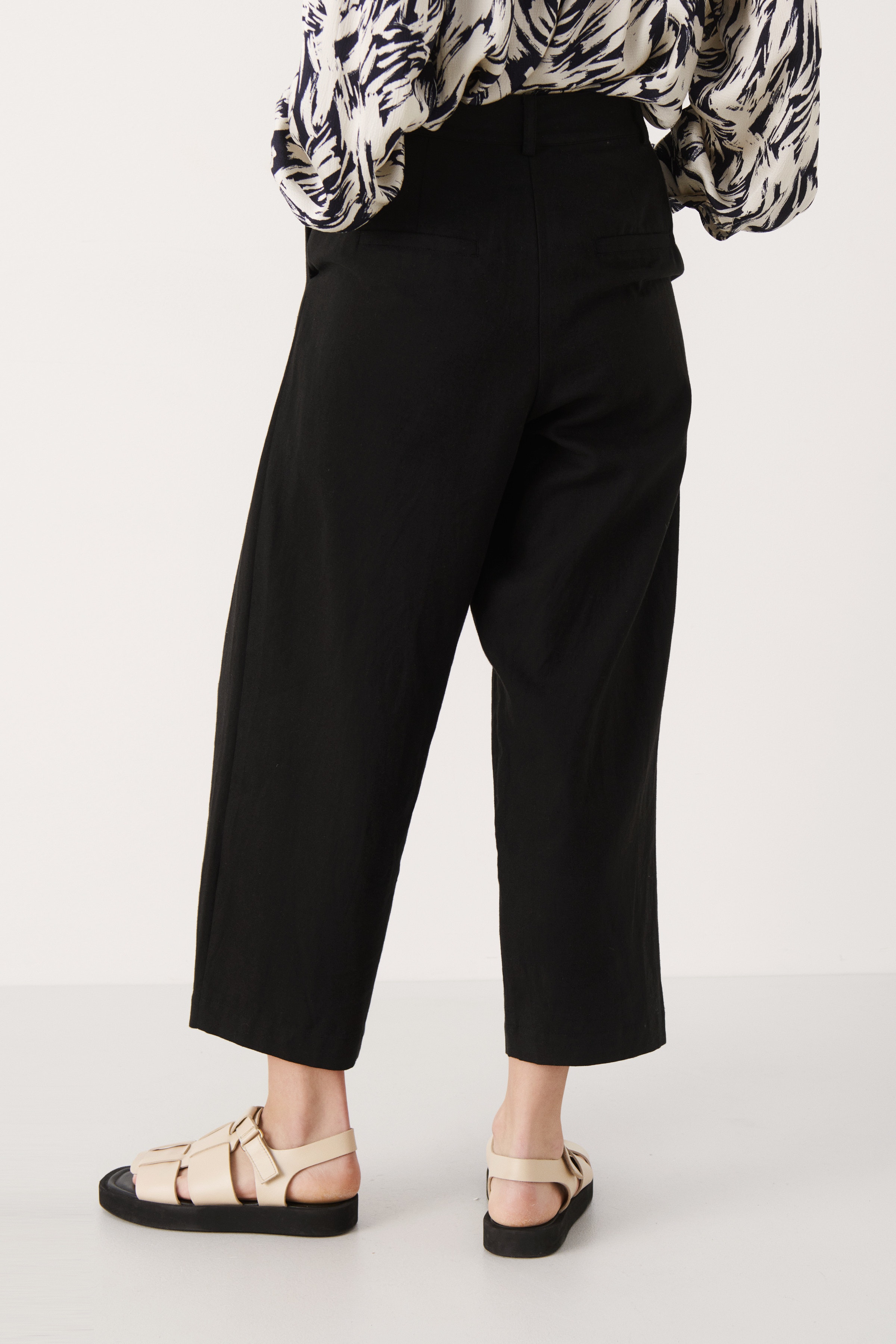 HoaPW Trousers LOOKBOOK BACK 30305913-194008