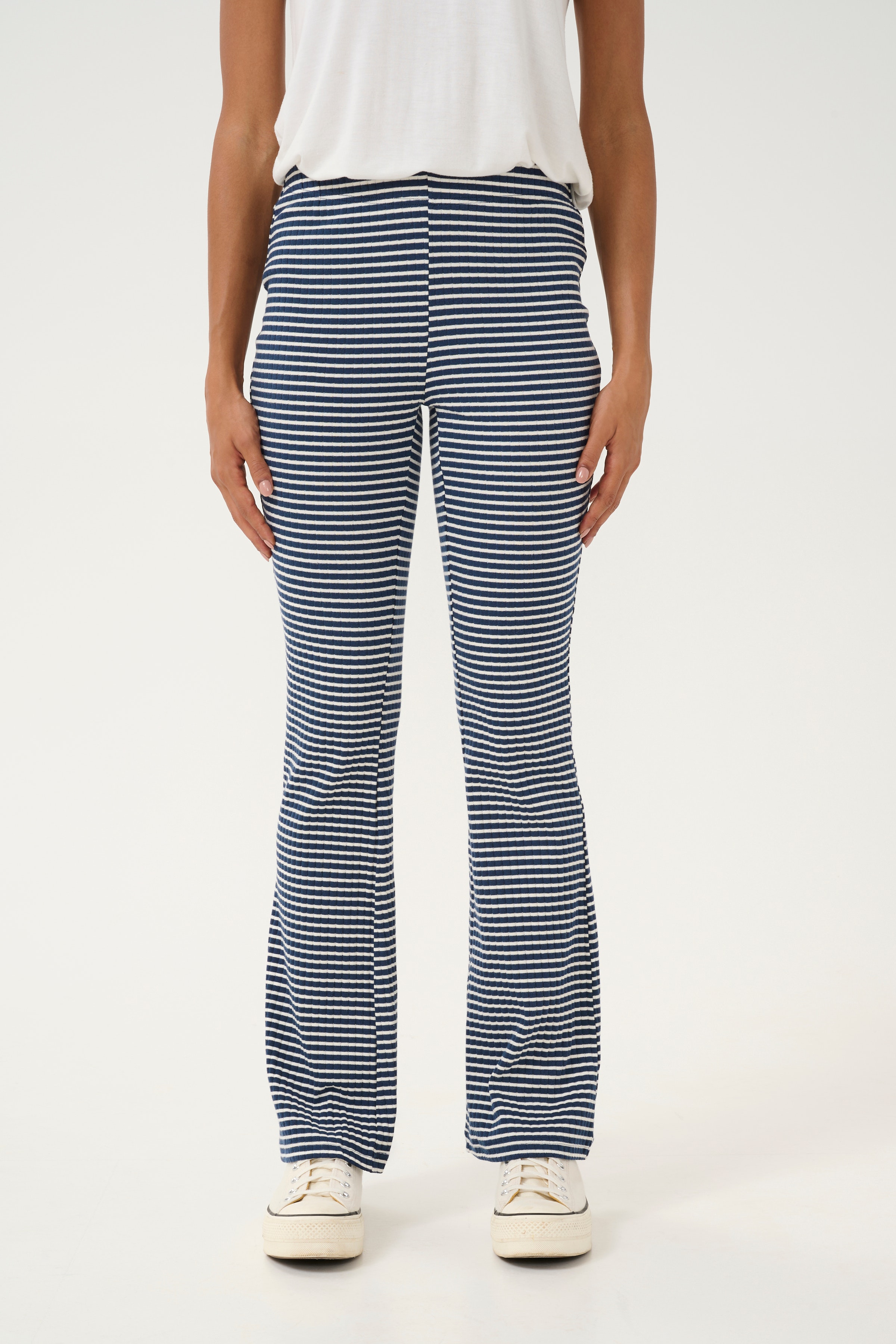 CUtea Trousers LOOKBOOK FRONT 50111483-107087