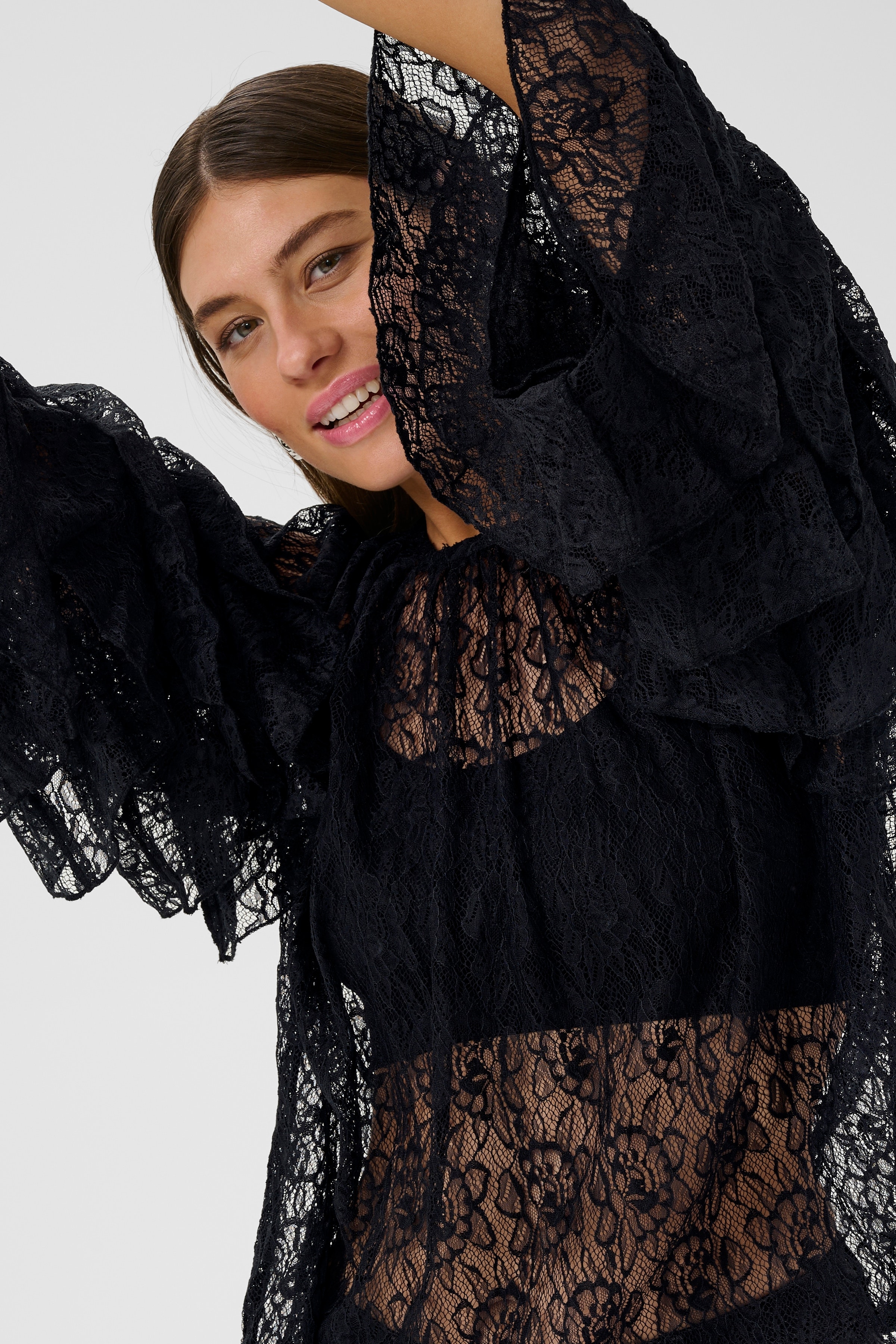 CUclemency Bluse med flæseærmer LOOKBOOK DETAIL 50112497-500012