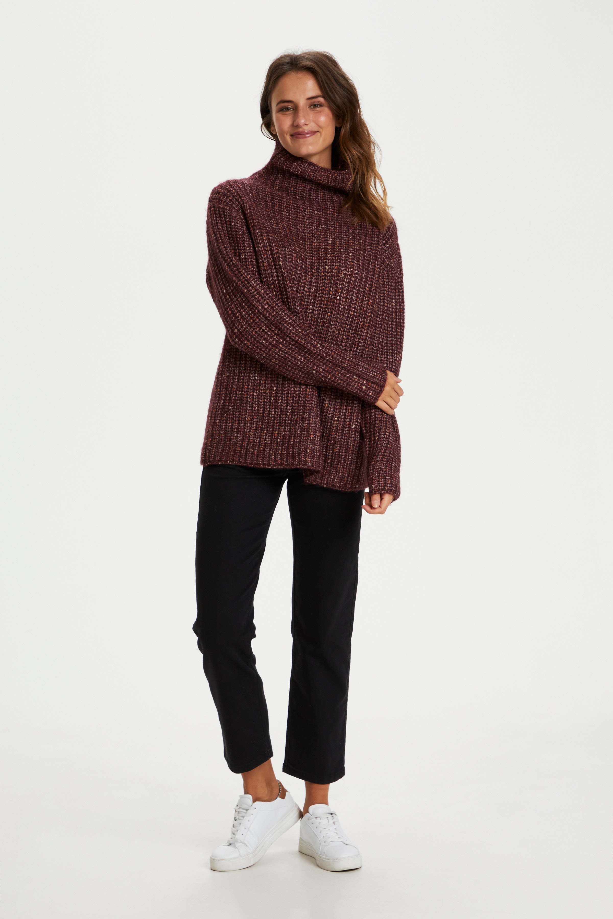 KAsaya Pullover LOOKBOOK FRONT 10504758-100786