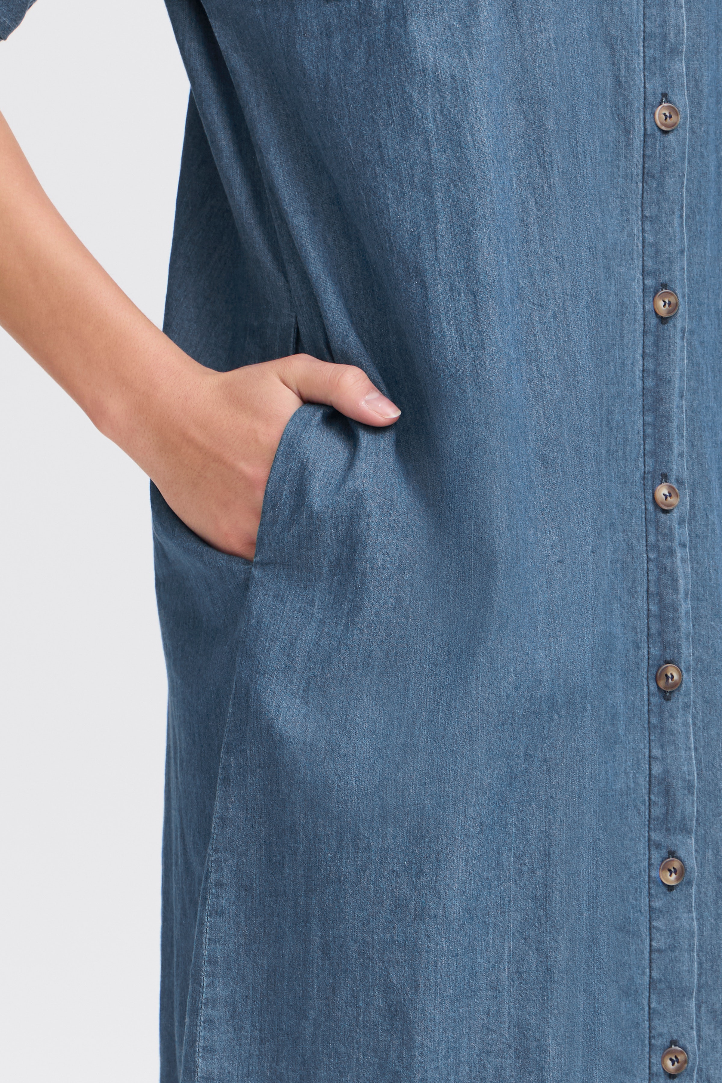 FRKINDRA Kjole LOOKBOOK DETAIL 20615969-200077