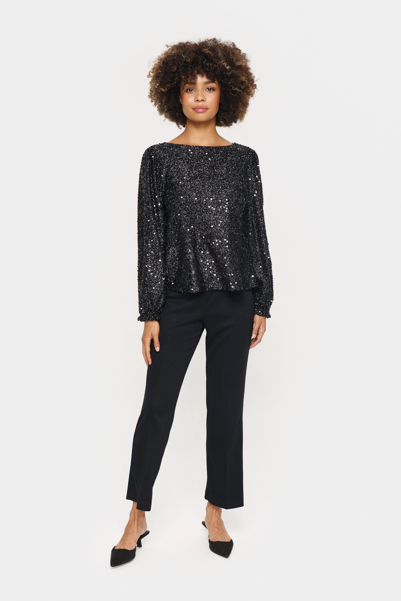 HinnaSZ Sequin Blouse LOOKBOOK FRONT 30513688-193911