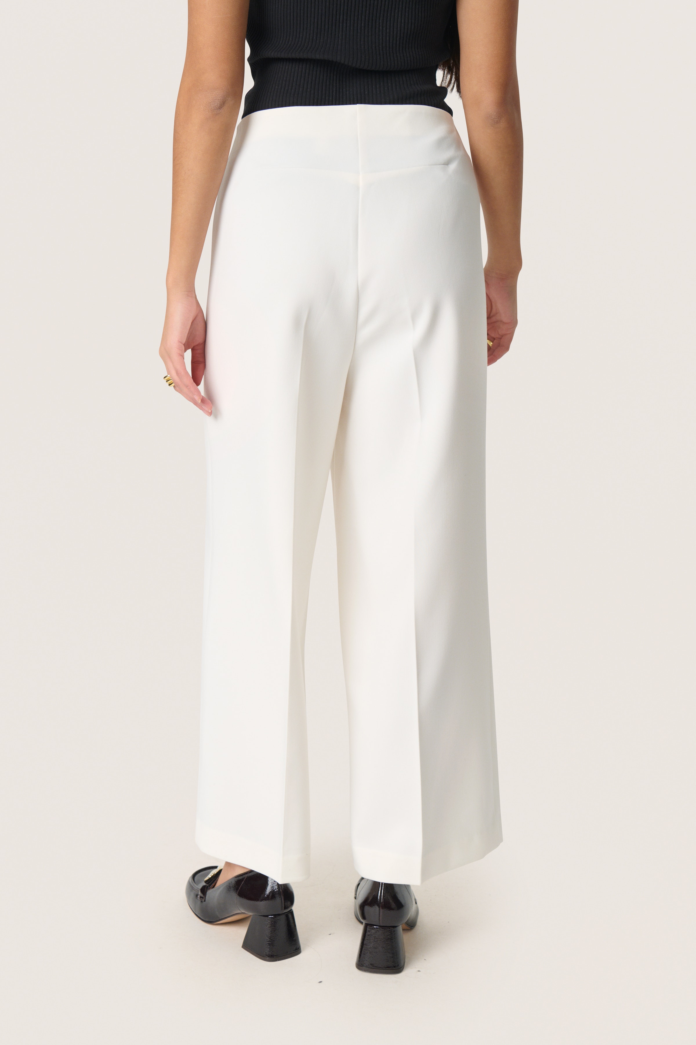 SLCorinne Cropped Hose LOOKBOOK BACK 30407013-111001