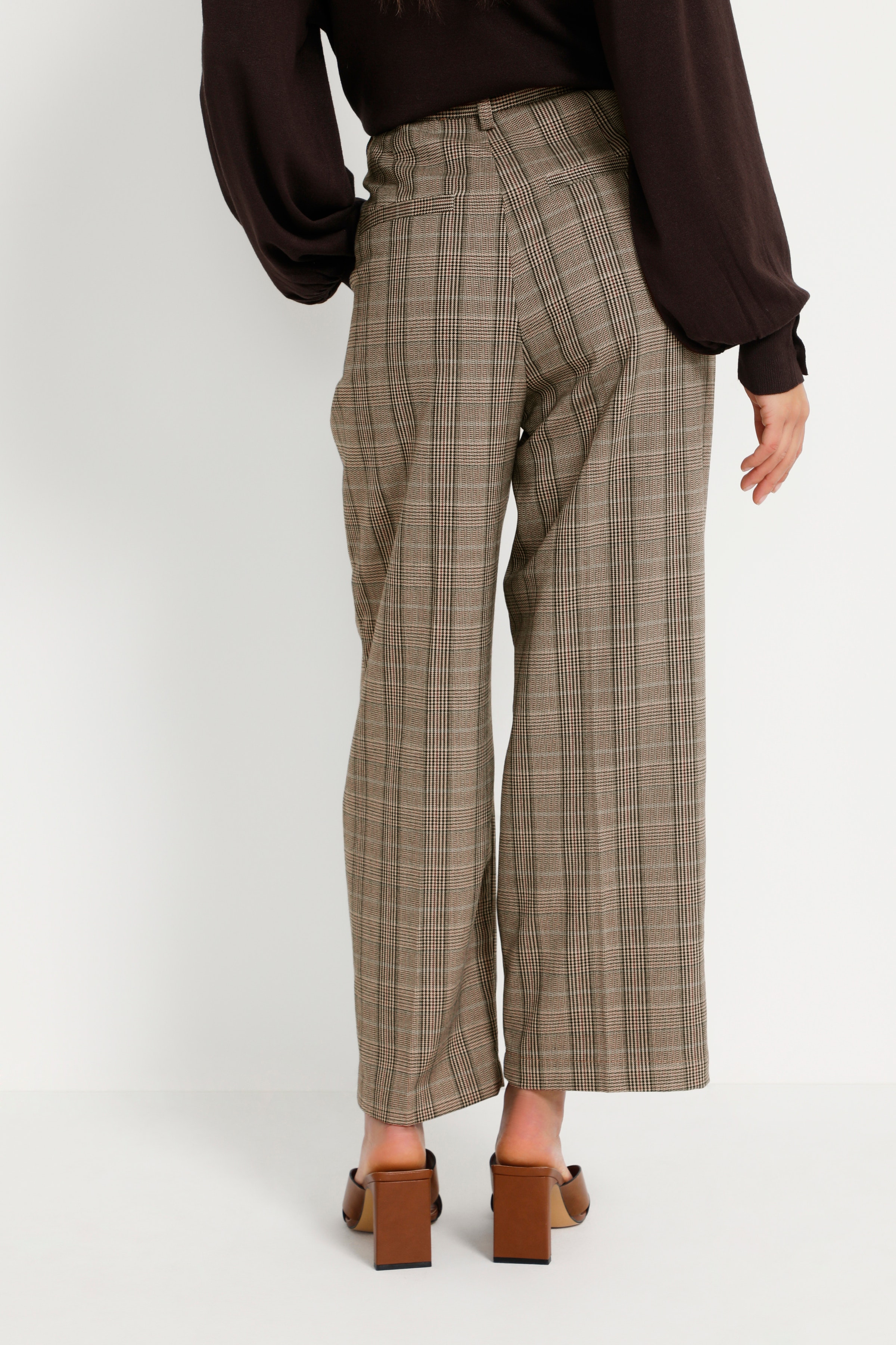 KAdiana Pantalon LOOKBOOK BACK 10506675-103034