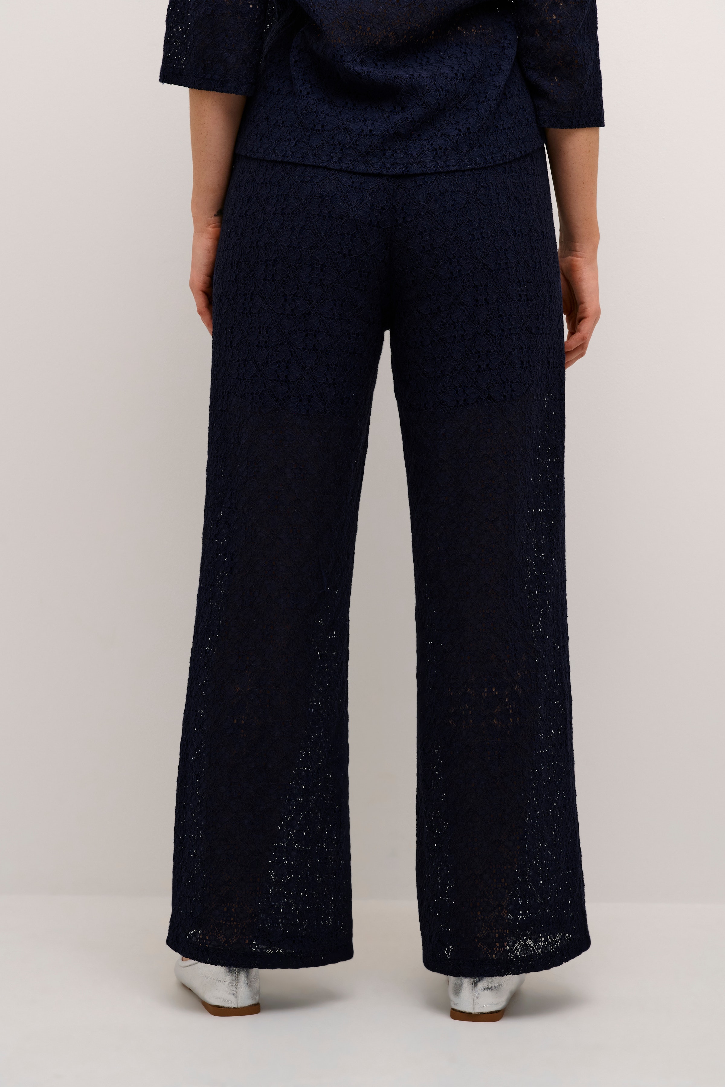 CRKlara Trousers LOOKBOOK BACK 10612499-193923