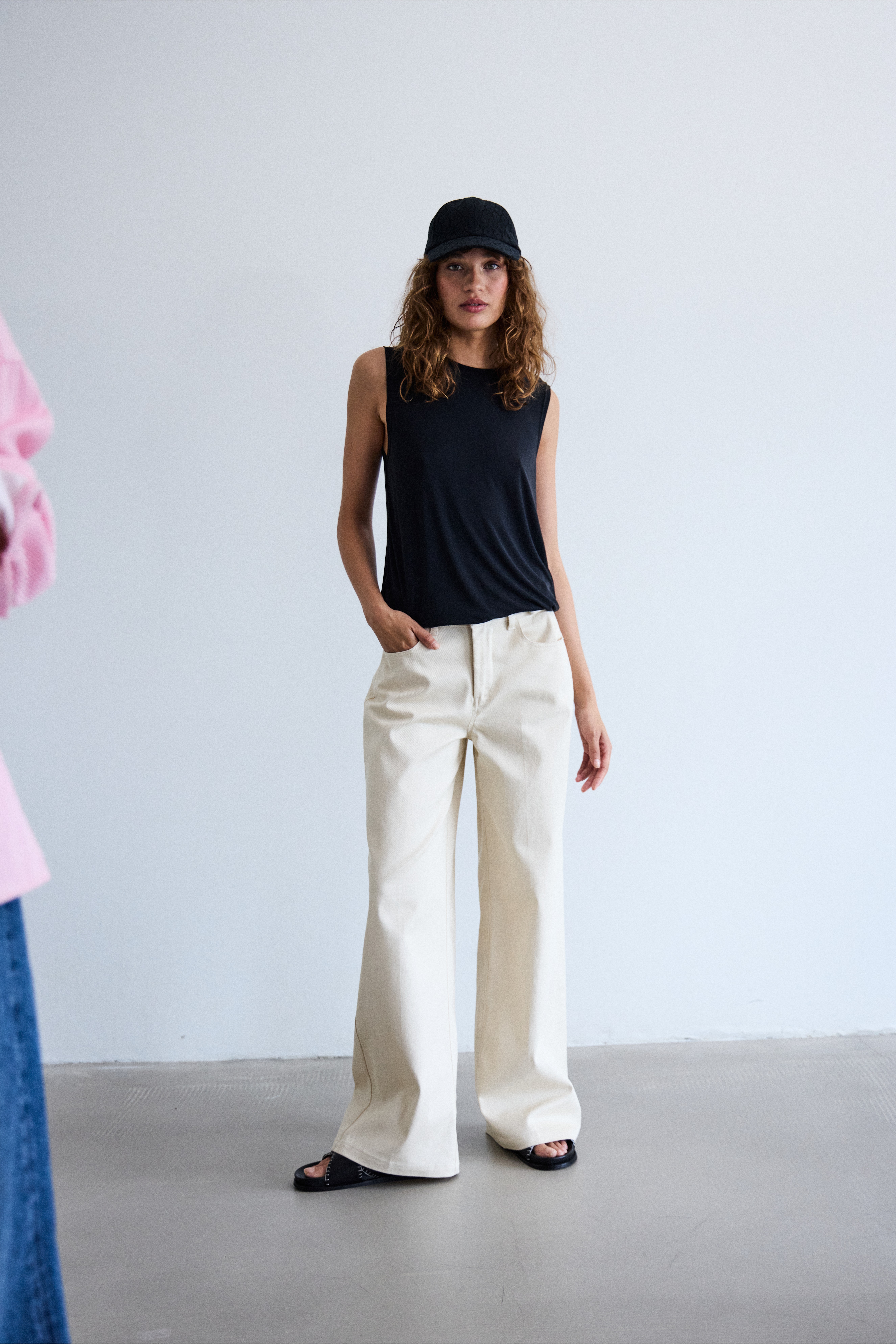 IHCAROLINAS Jeans LOCATION NONE 20122685-130907