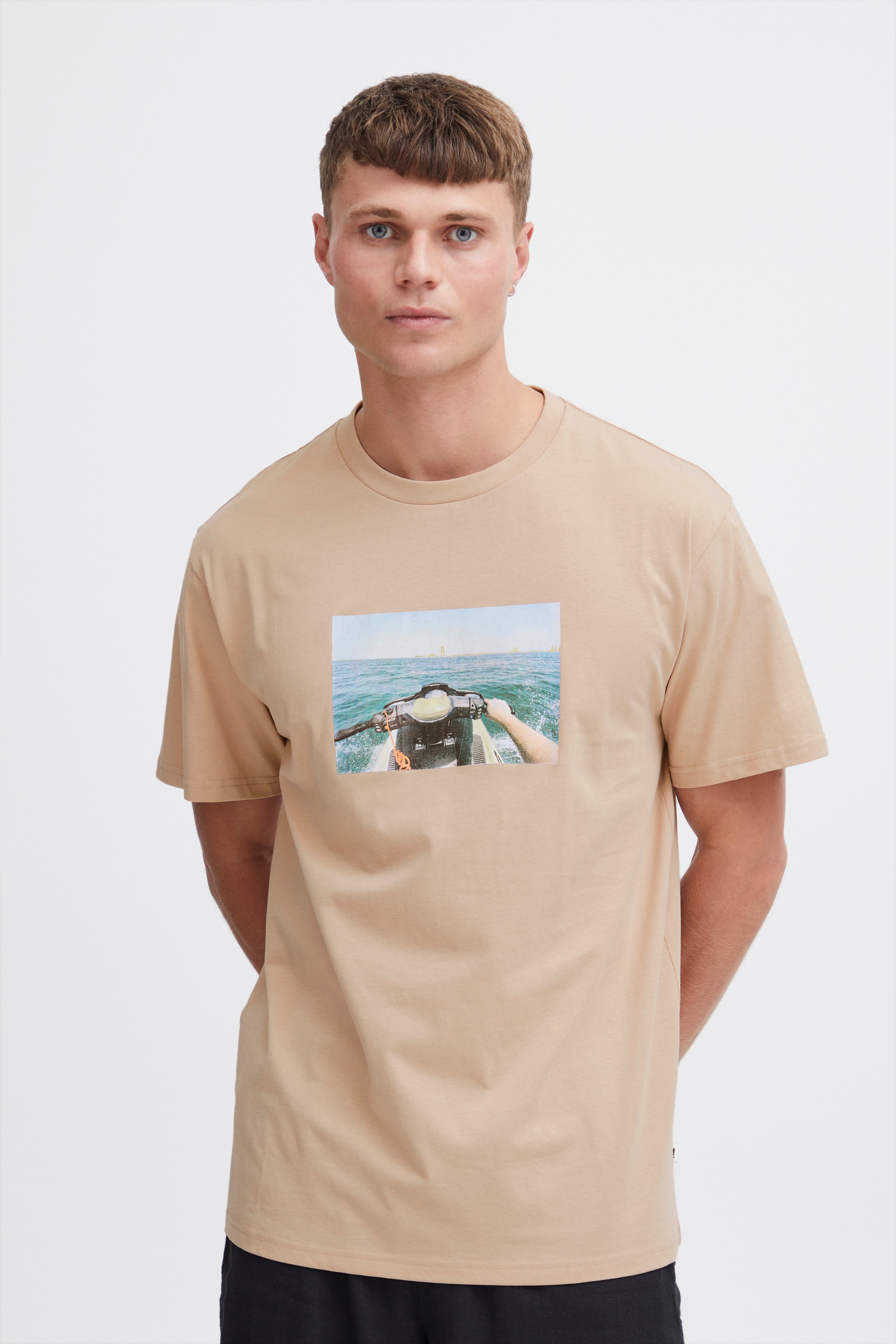 SDIshir T-shirt LOOKBOOK FRONT 21108237-151315