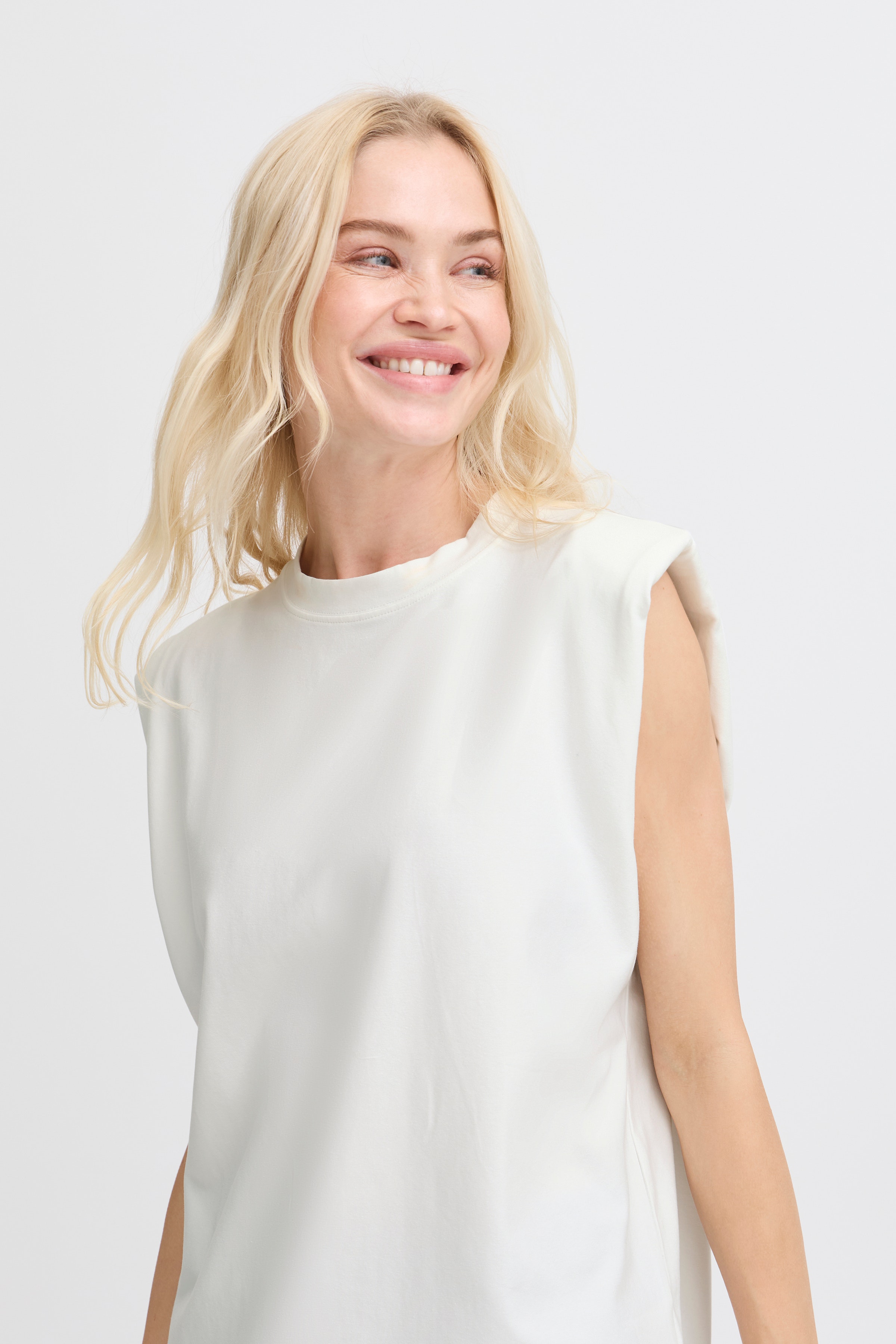 JCSIMONA T-shirt LOOKBOOK DETAIL 22800920-114800