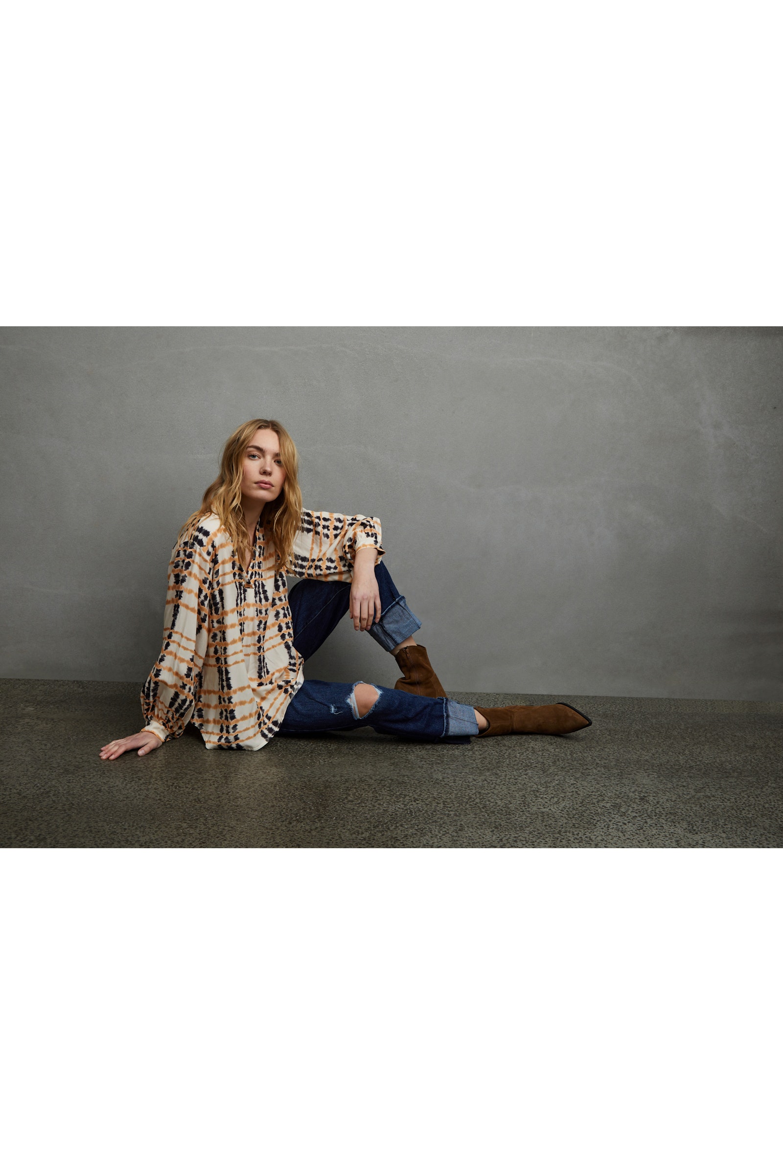SBIRINA Blouse LOOKBOOK FRONT 22100062-130907