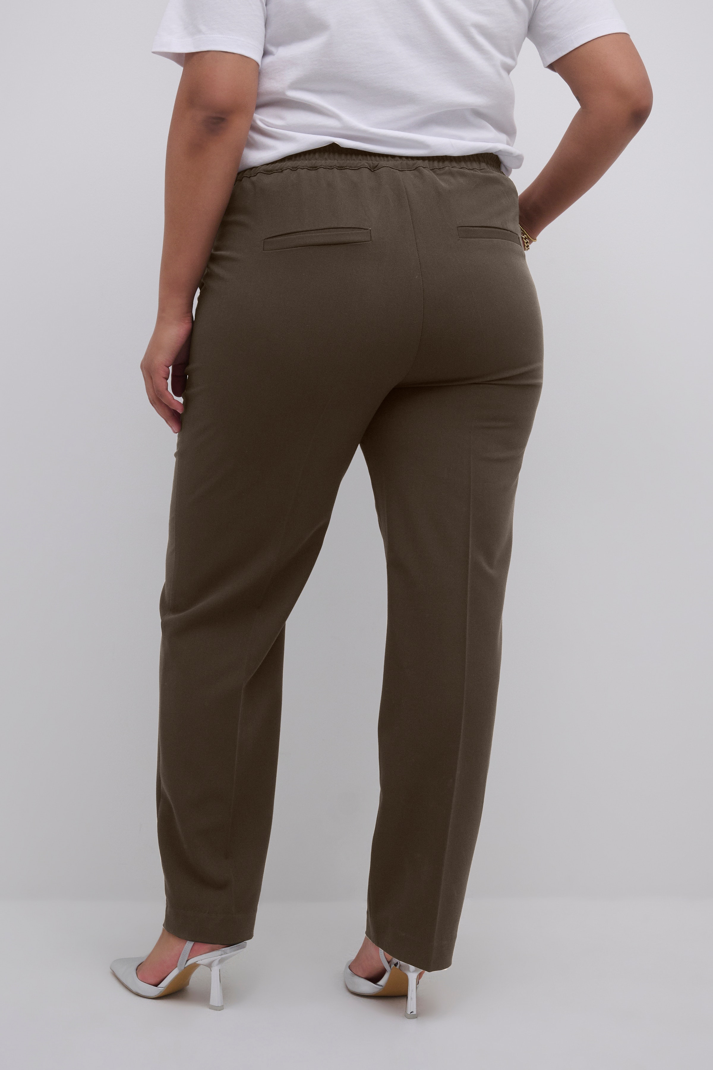 KCsakira Byxor LOOKBOOK FRONT 10581088-190414