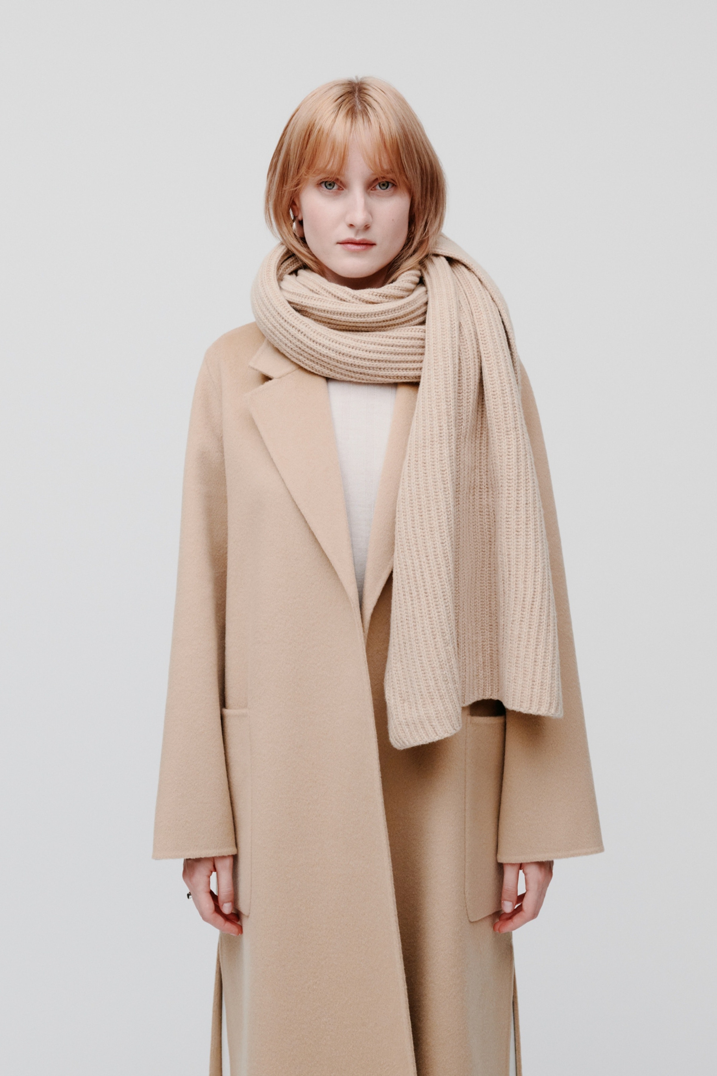 ANGELINA SCARF LOOKBOOK FRONT 30600776-BE401