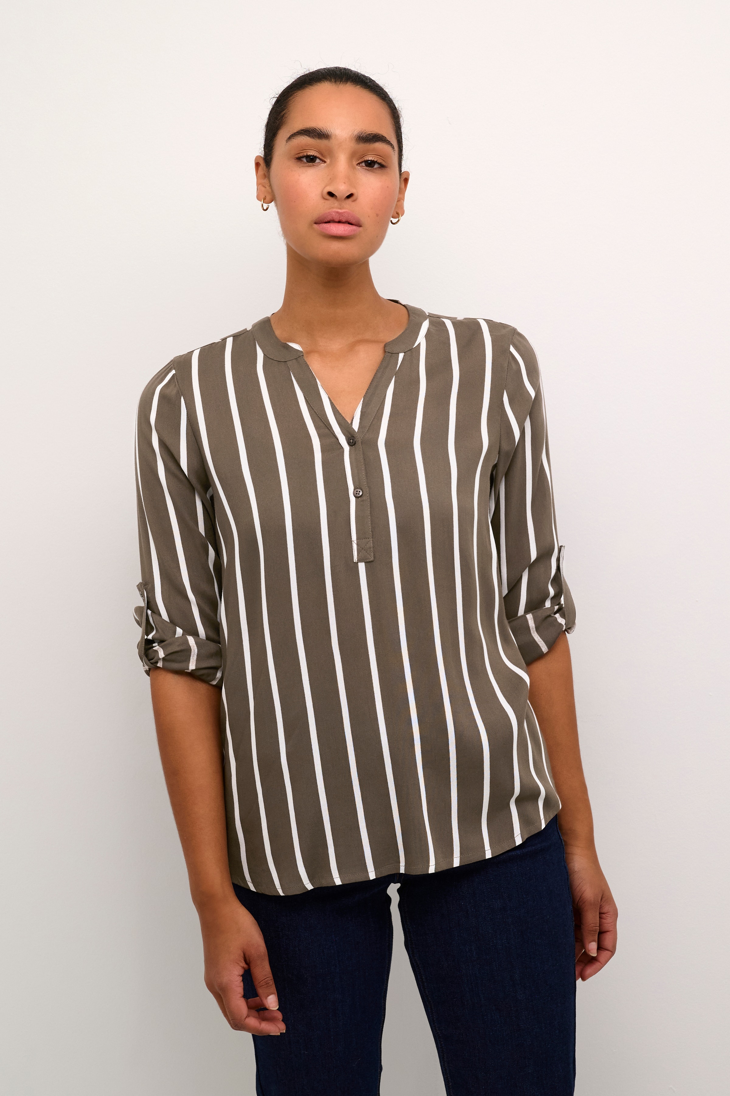 KAstridy Blouse LOOKBOOK FRONT 10504279-106395