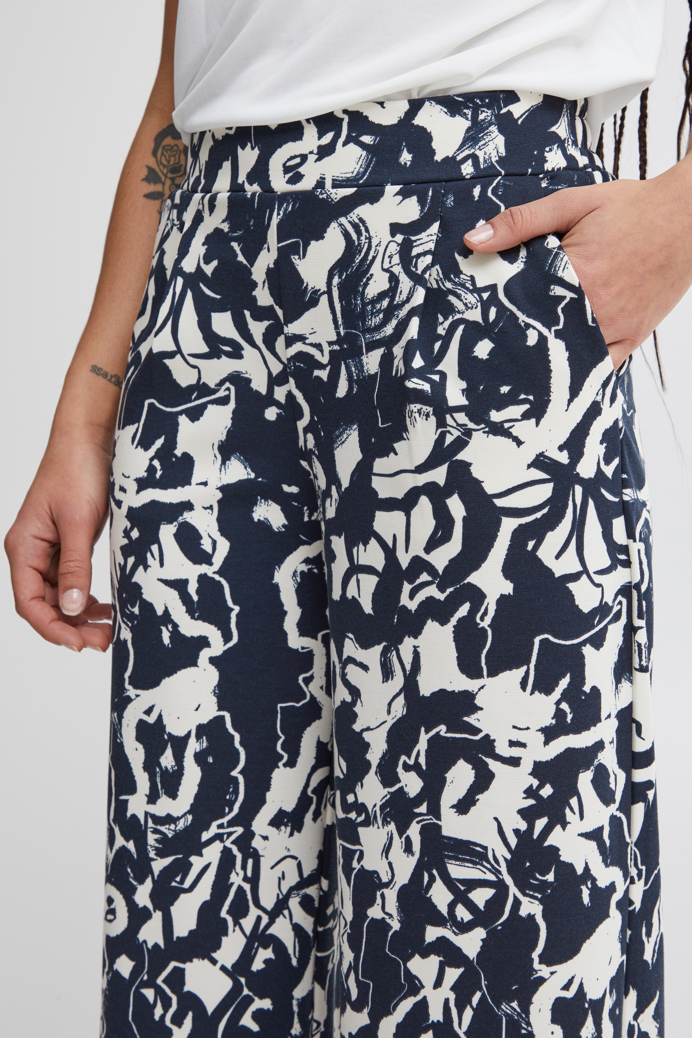 IHKATE Hose LOOKBOOK DETAIL 20118571-194010