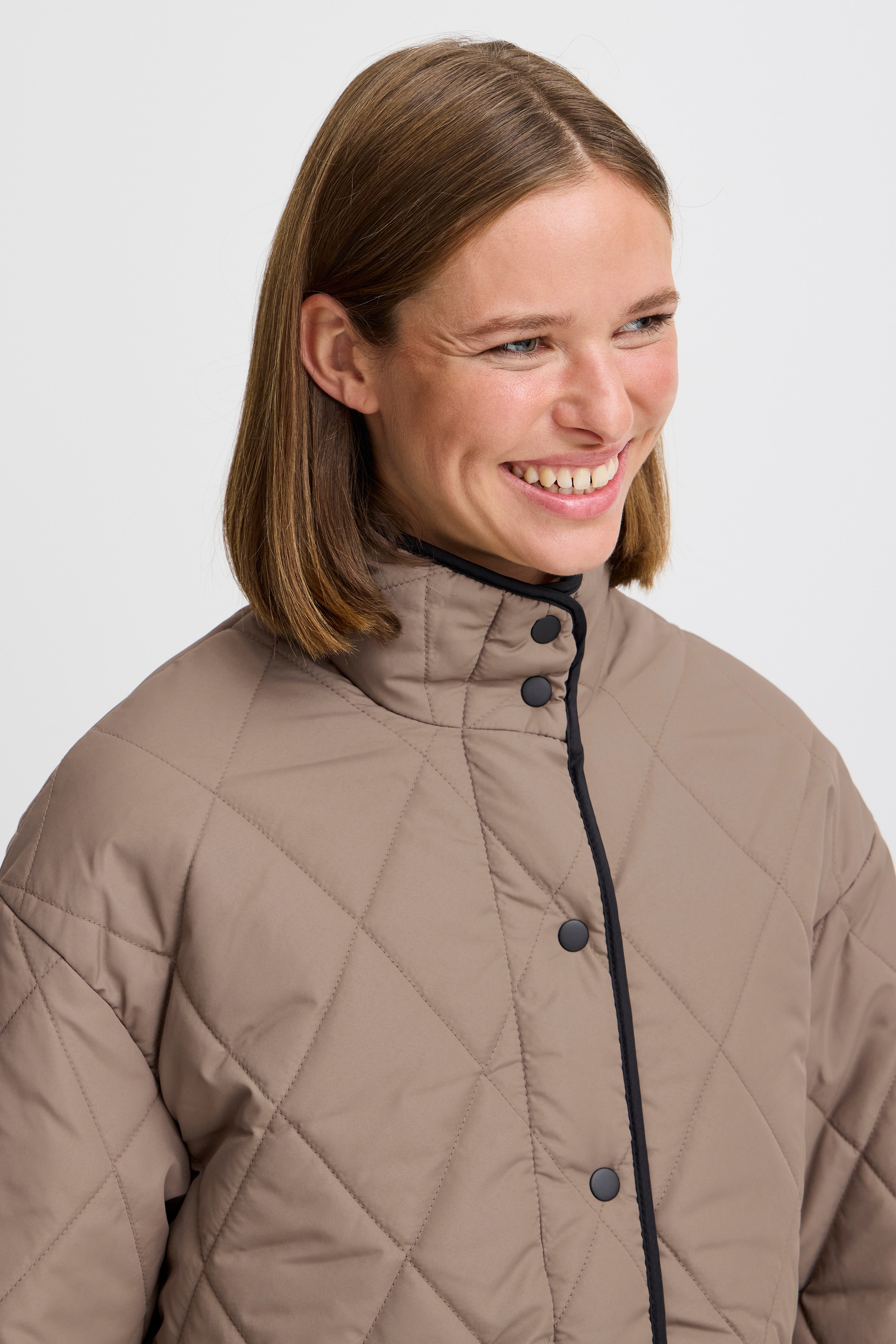 BYBELIS Oberbekleidung LOOKBOOK DETAIL 20815107-181112