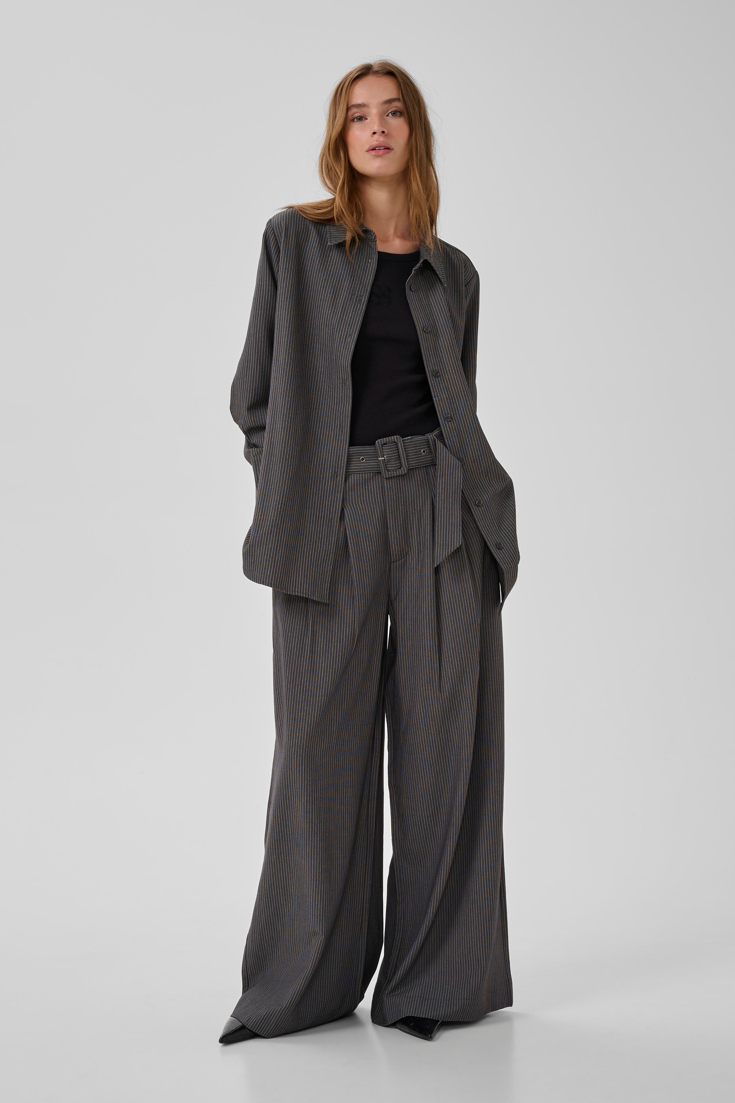 23 THE PINSTRIPED HIGH PANT LOCATION NONE 10705632-109599