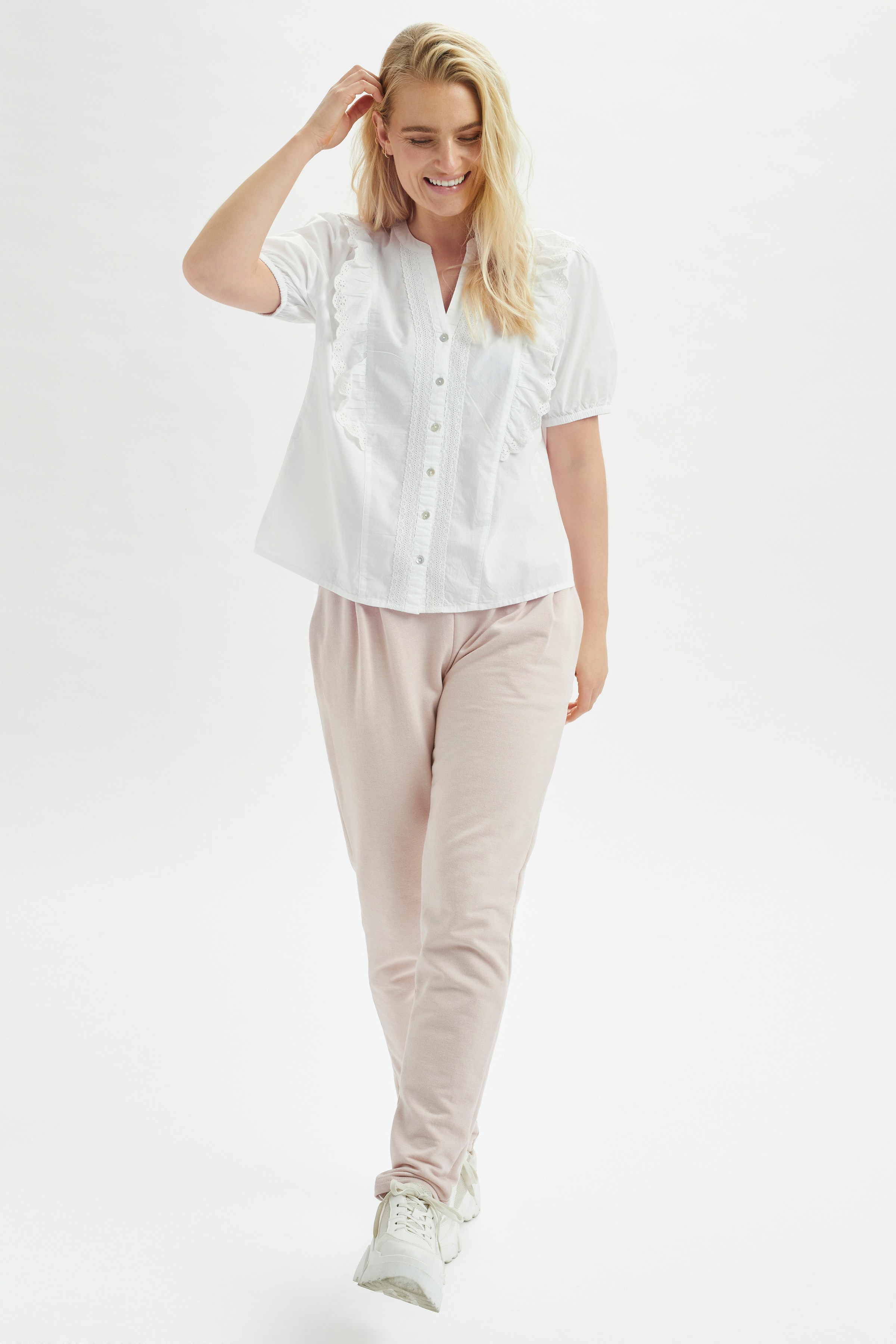  CRAllicia Kortermet bluse LOOKBOOK FRONT 10650621-110602