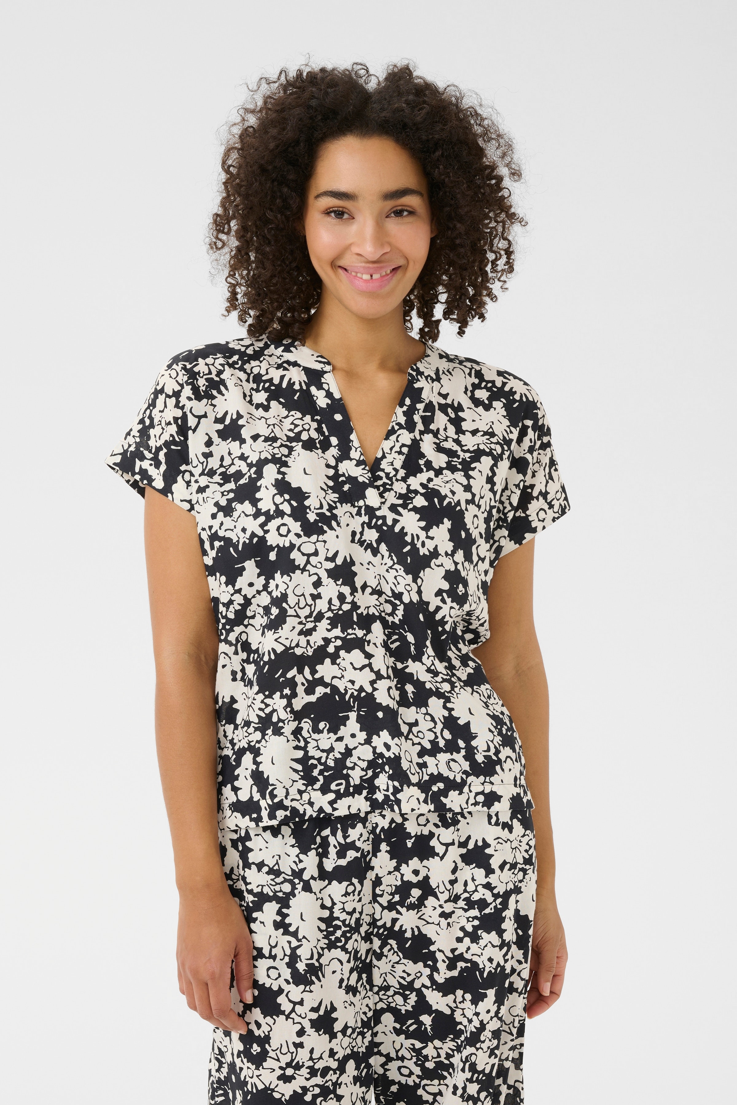 BPliah Blus LOOKBOOK FRONT 10590941-107507B