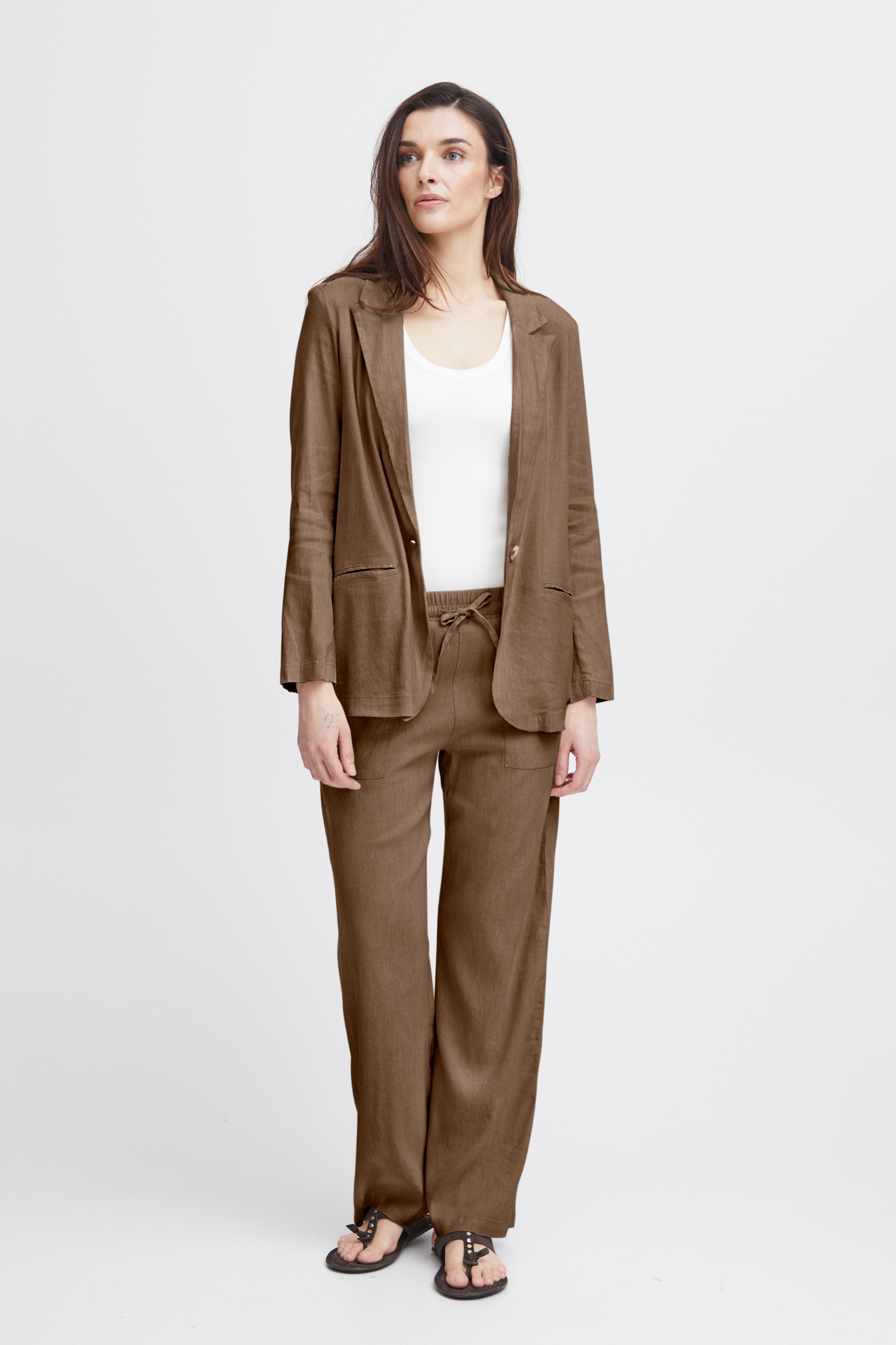 PZLUCA Full Length Wide Leg Bukser LOOKBOOK FRONT 50208020-181027