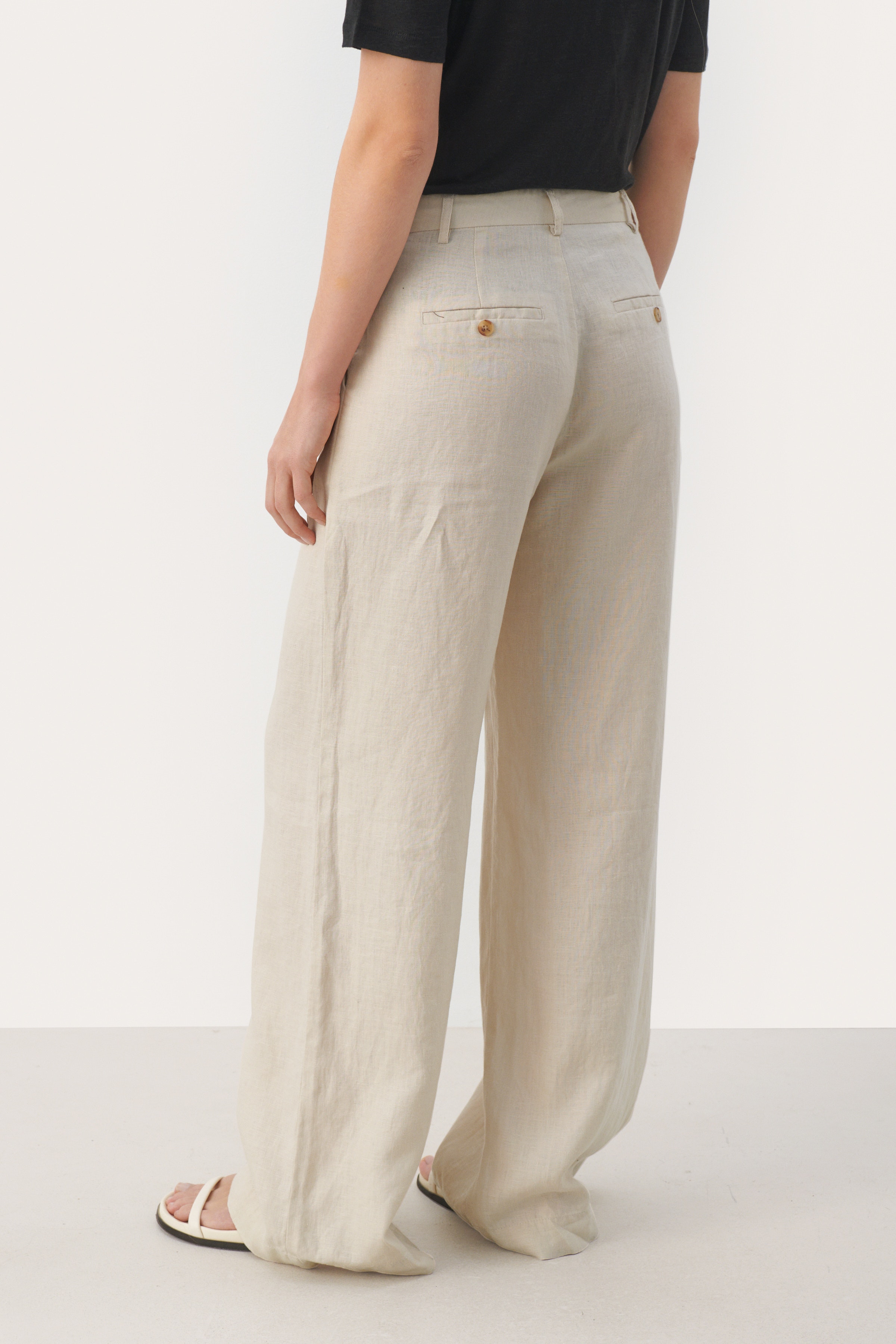 NinnesPW Linen trousers LOOKBOOK BACK 30307724-130400