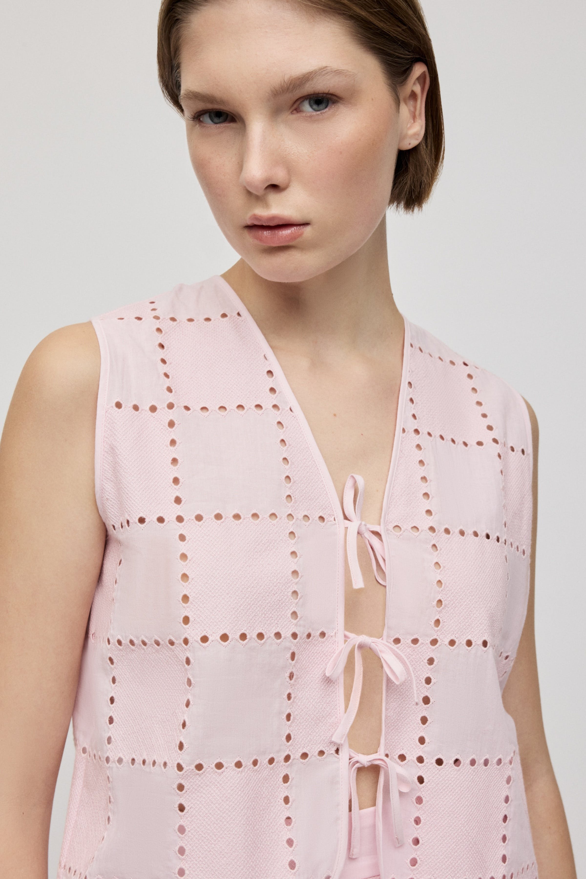 TALA Waistcoat LOOKBOOK FRONT 30600484-PI636