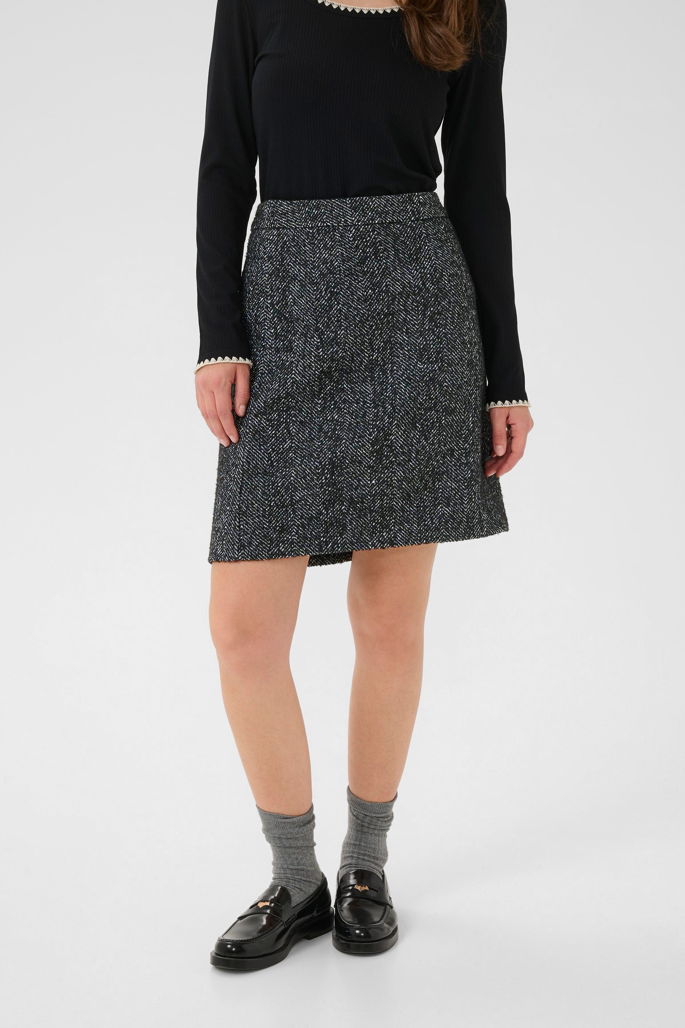 CROlina Skirt LOOKBOOK FRONT 10614327-108333
