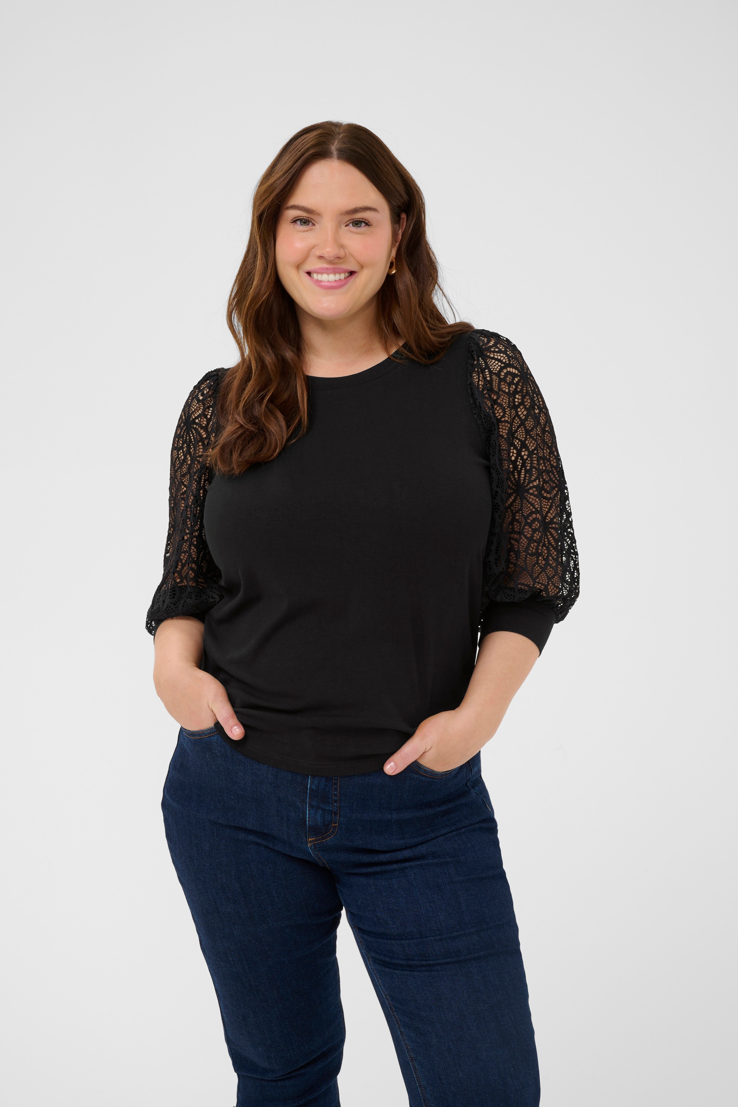 KCbella T-Shirt LOOKBOOK FRONT 10581899-100121