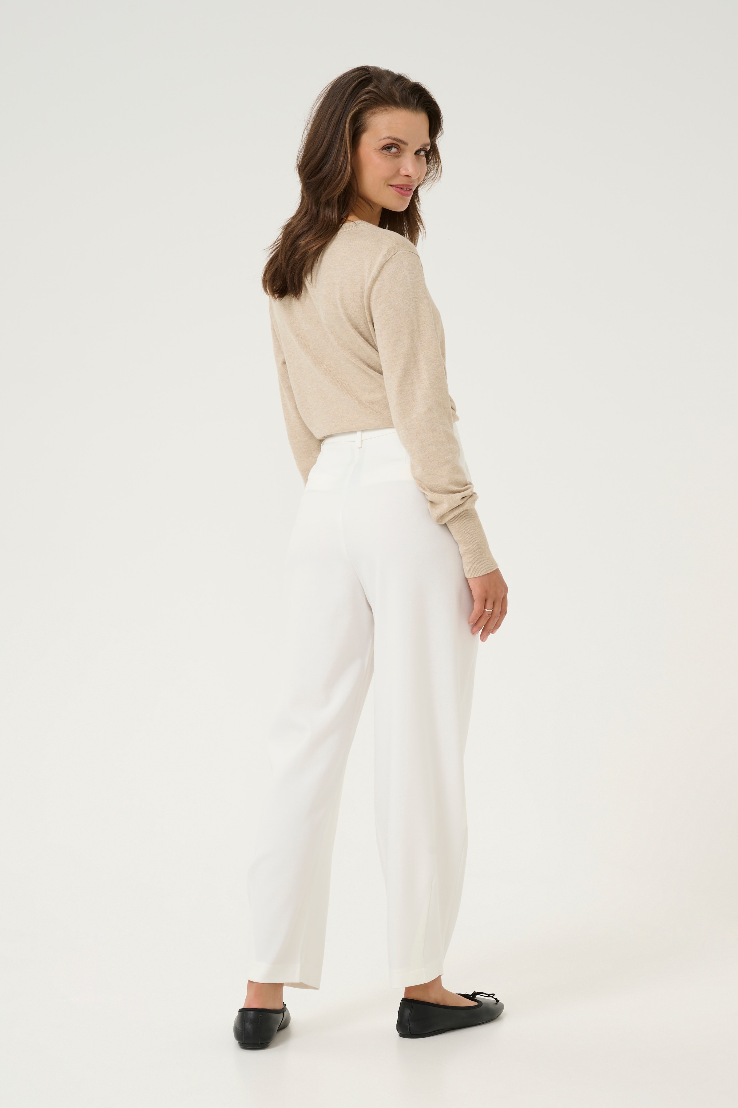 KAmerle Trousers LOOKBOOK BACK 10504769-110602