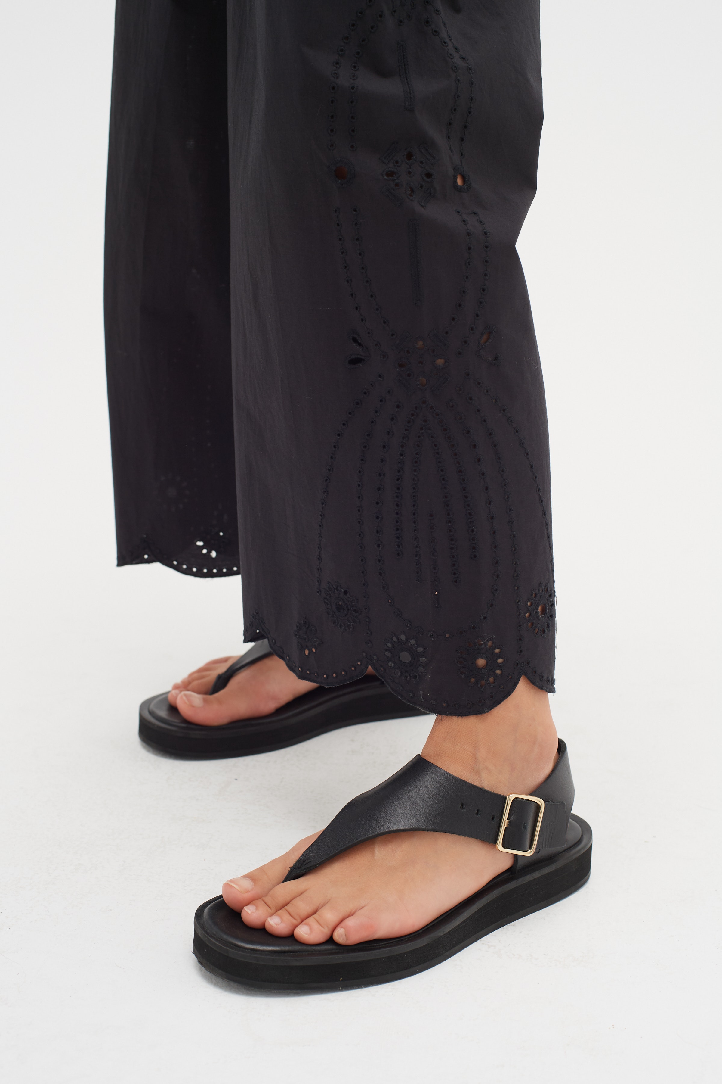 ThinaIW Trousers LOOKBOOK DETAIL 30108296-194008