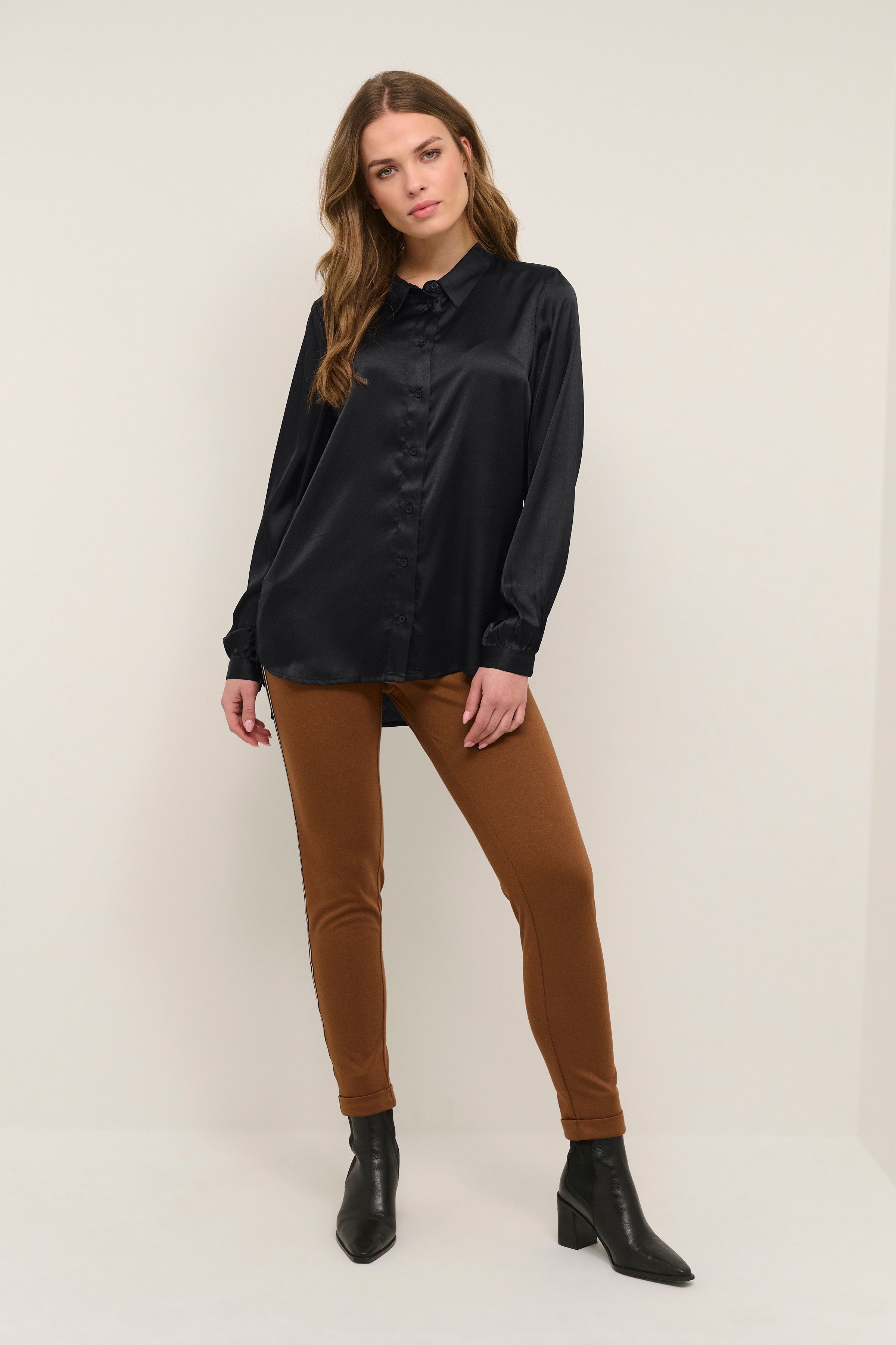 KArandia Skjorte LOOKBOOK FRONT 10506901-100121