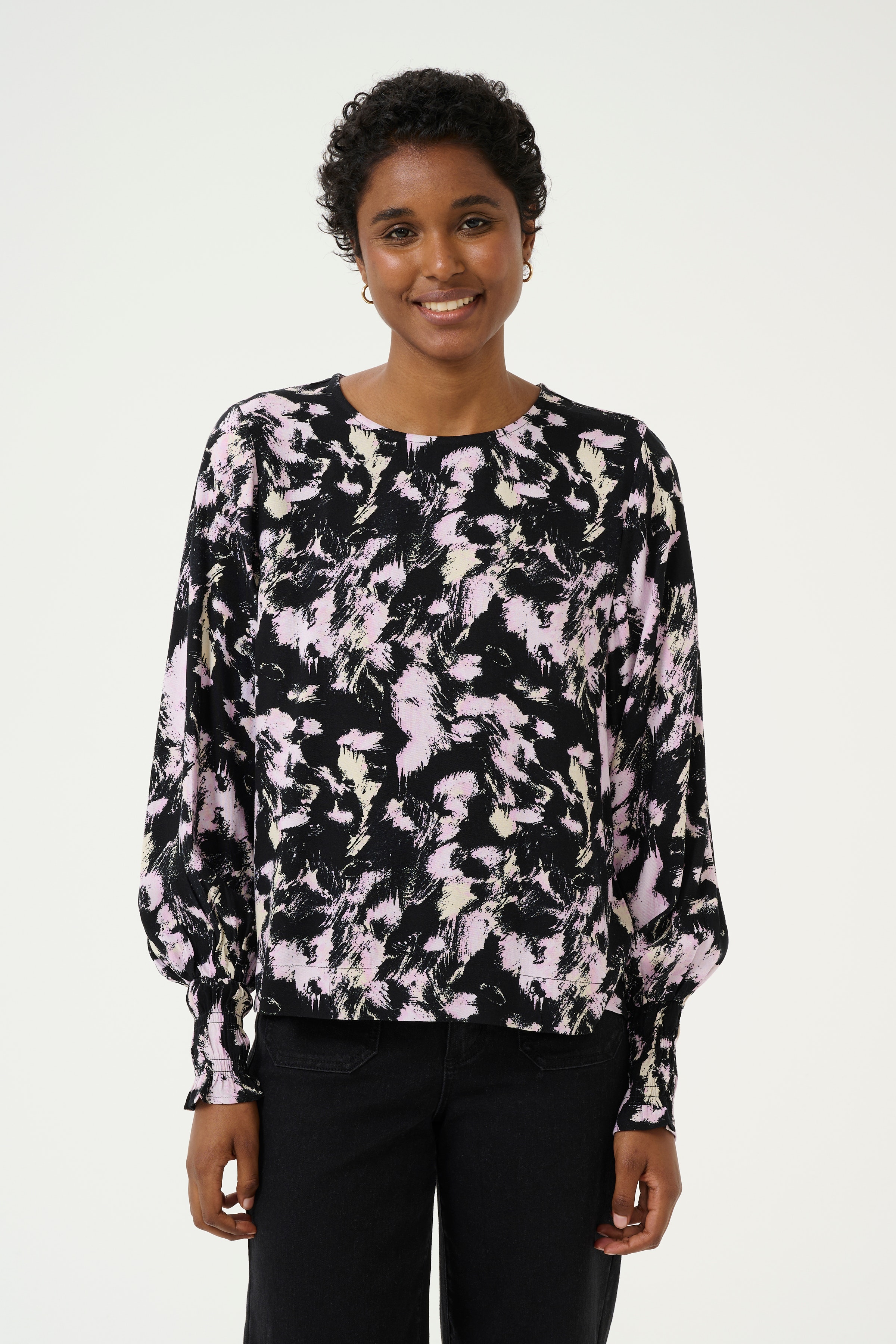 KAlura Bluse LOOKBOOK FRONT 10509433-106823