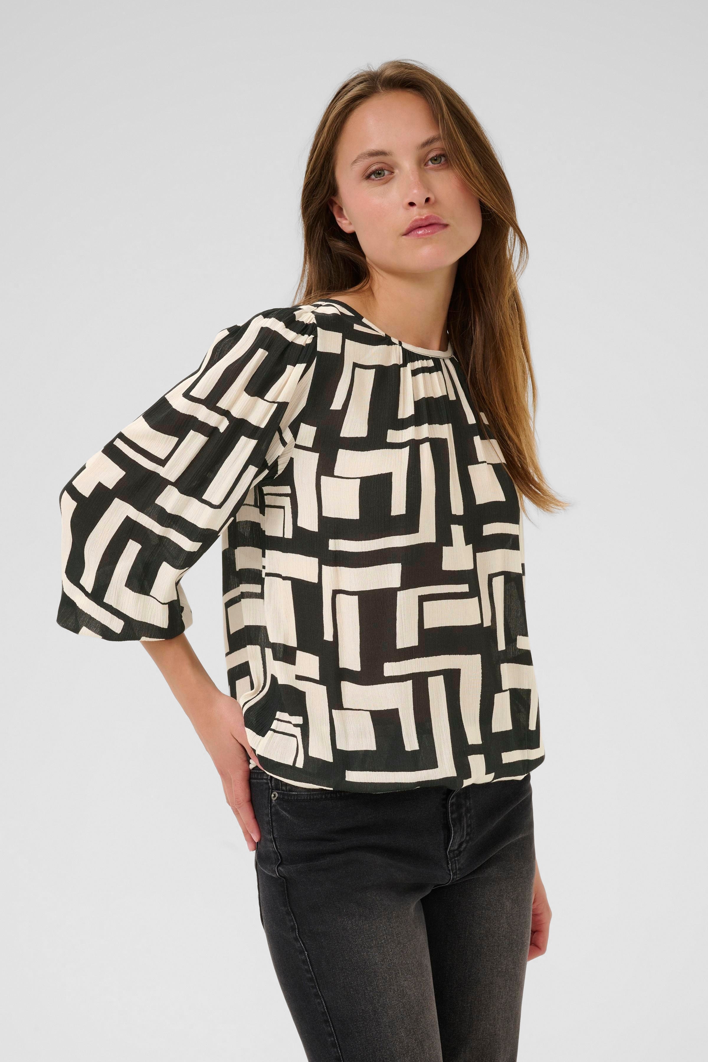 KAlorina Bluse LOOKBOOK FRONT 10510737-108219