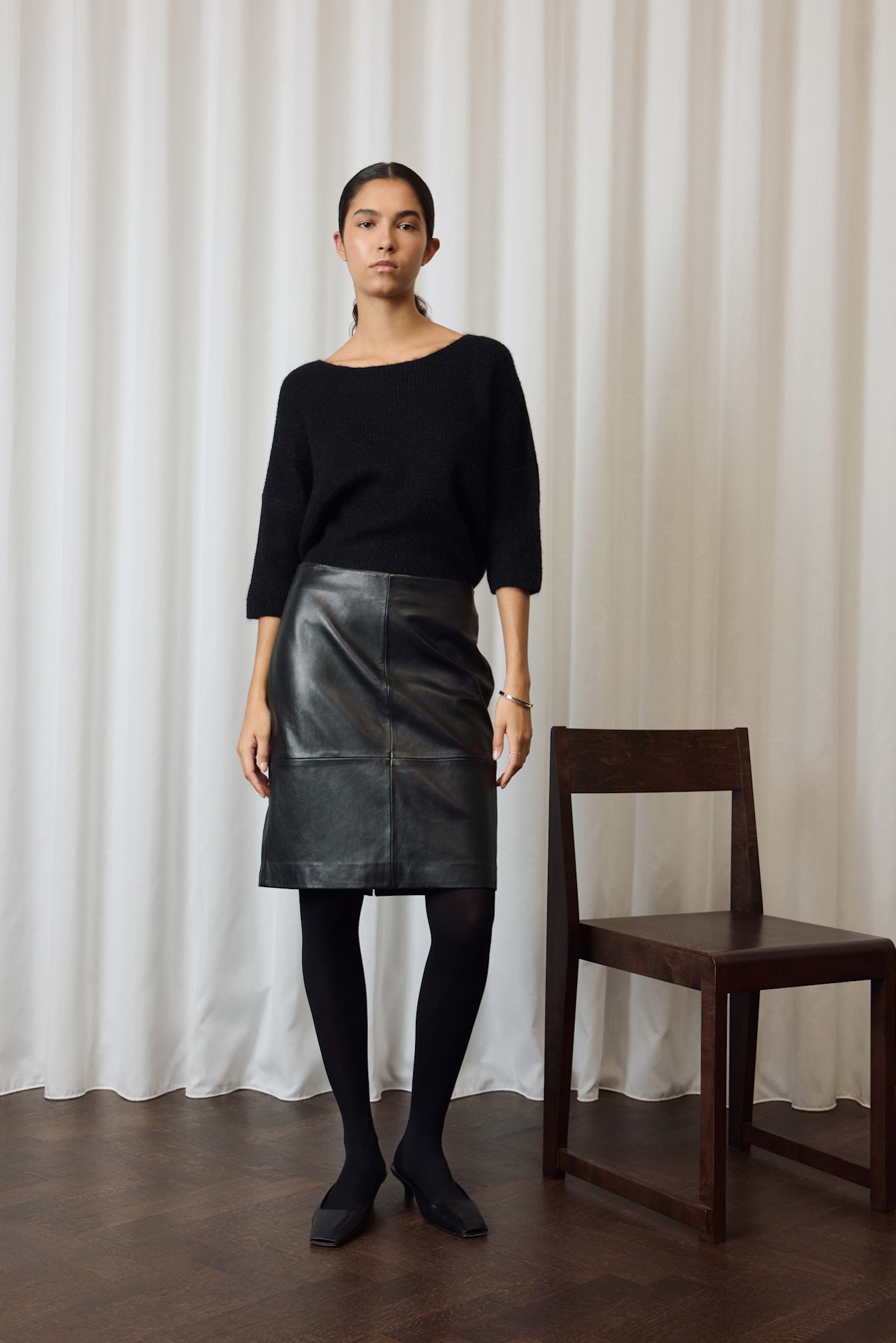 Leatherskirt LOCATION NONE 30402540-40050