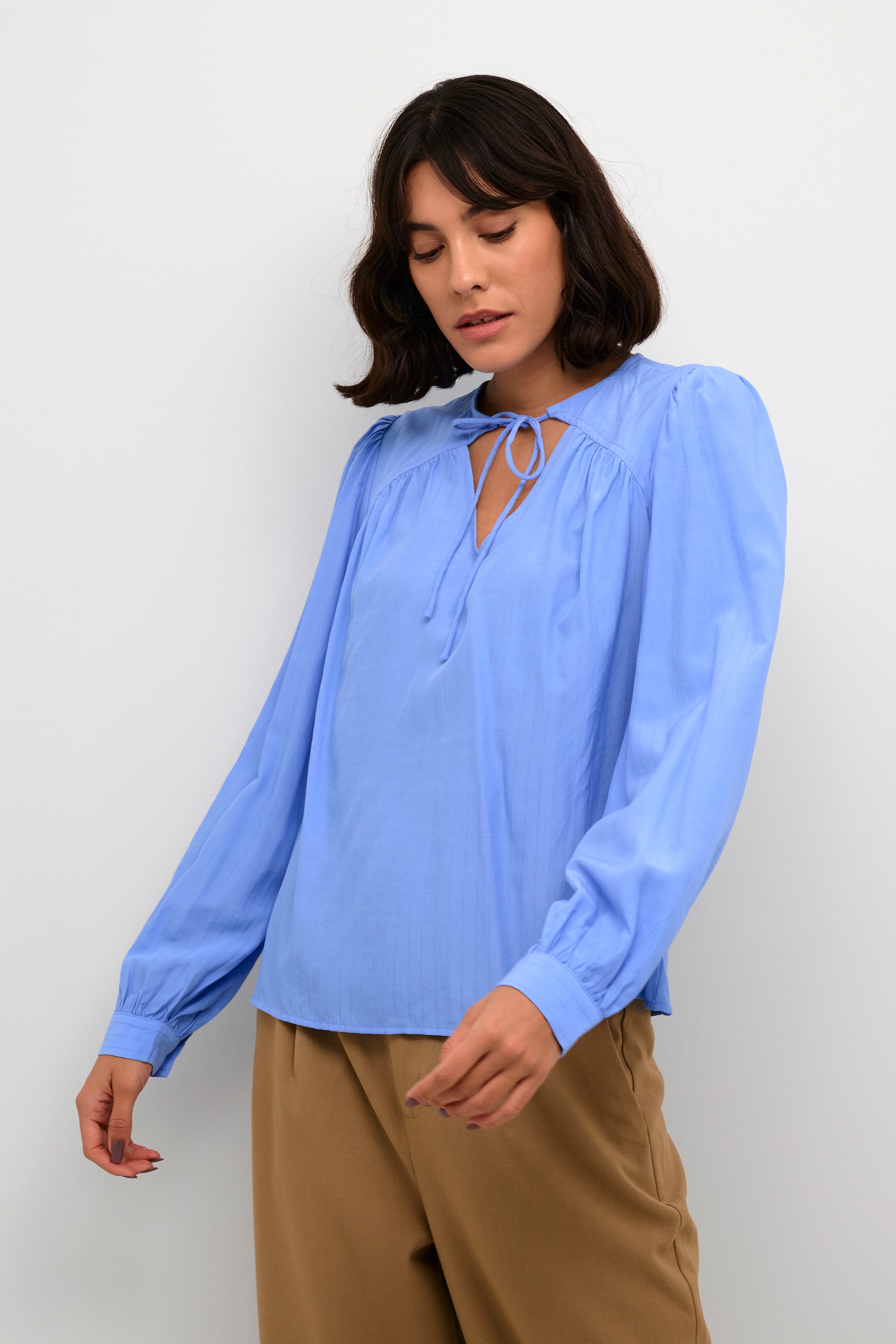 KAbarbara Blouse LOOKBOOK FRONT 10508893-153930