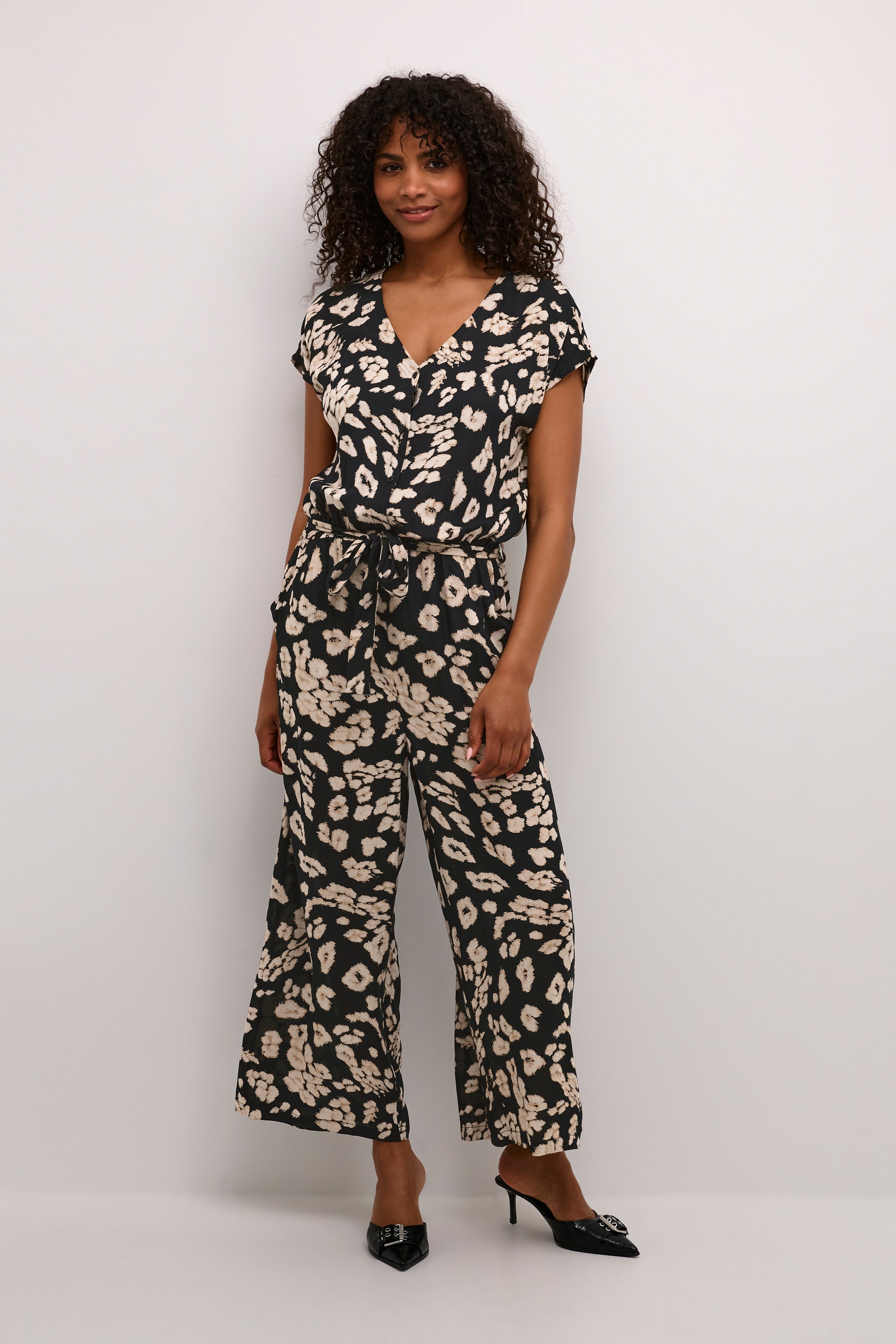 KAbeathe Jumpsuit LOOKBOOK FRONT 10508898-106181