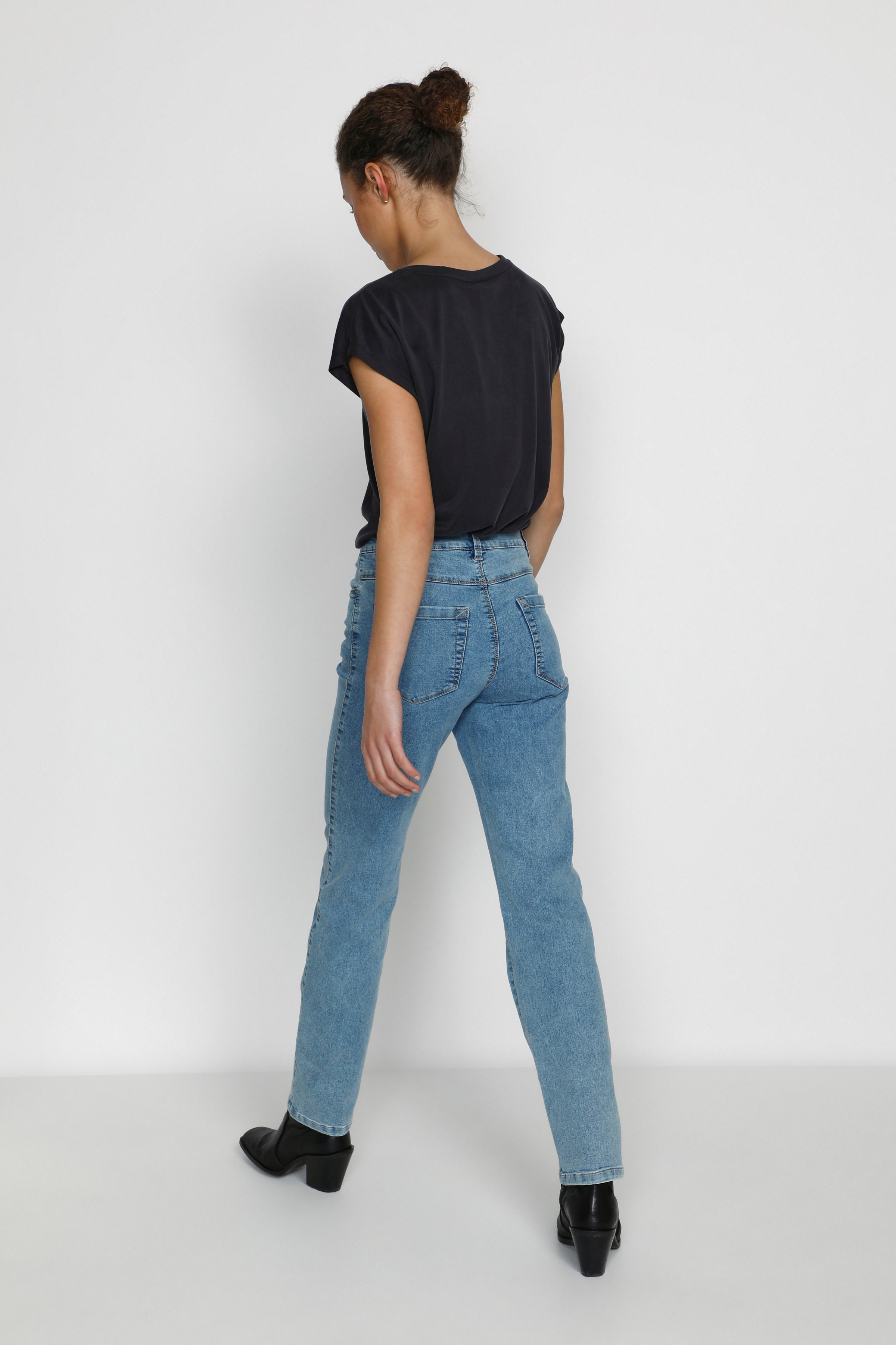 KAvicky Straight Jeans LOOKBOOK BACK 10506530-101012