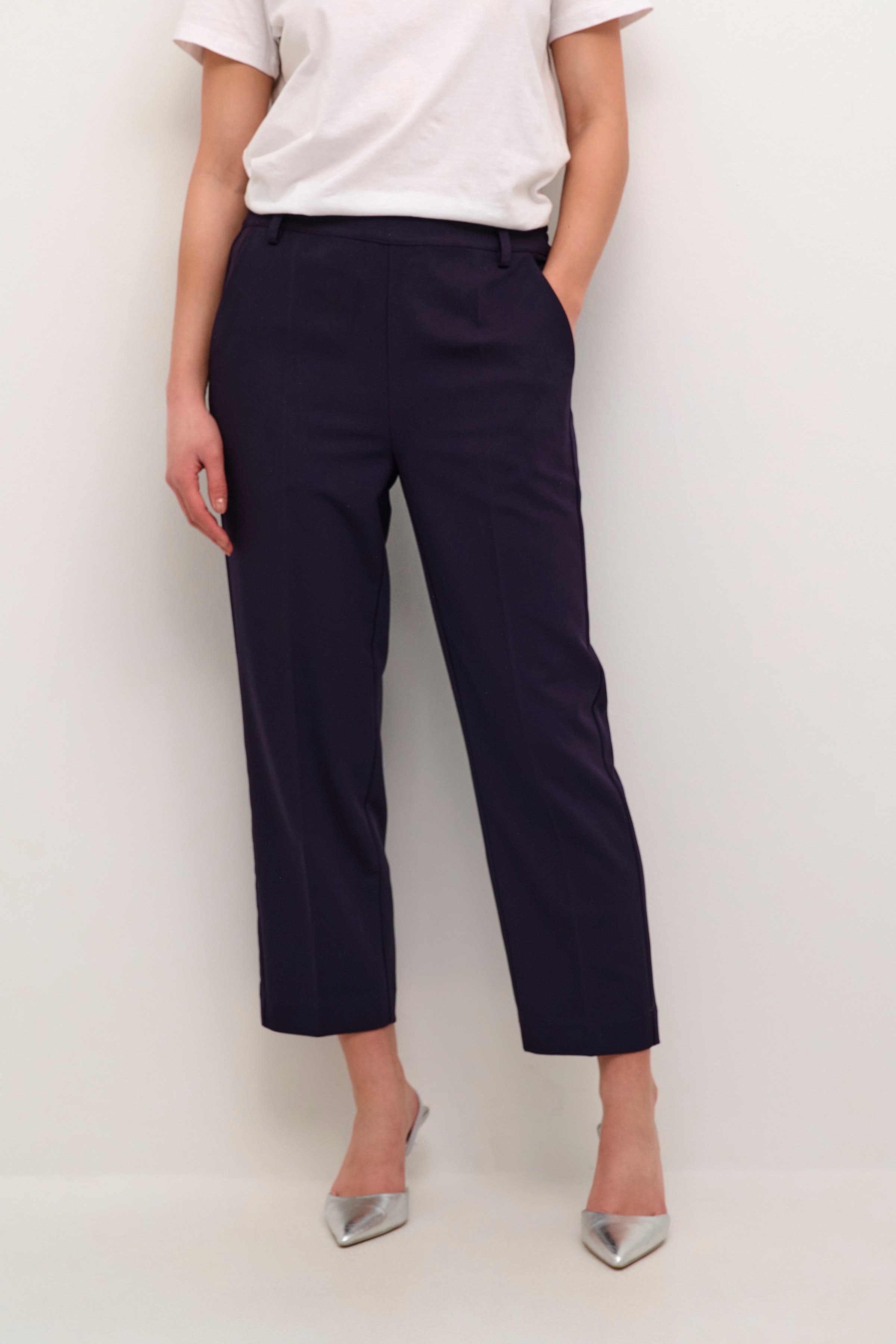 KAsakura Cropped Hose LOOKBOOK FRONT 10506127-106557