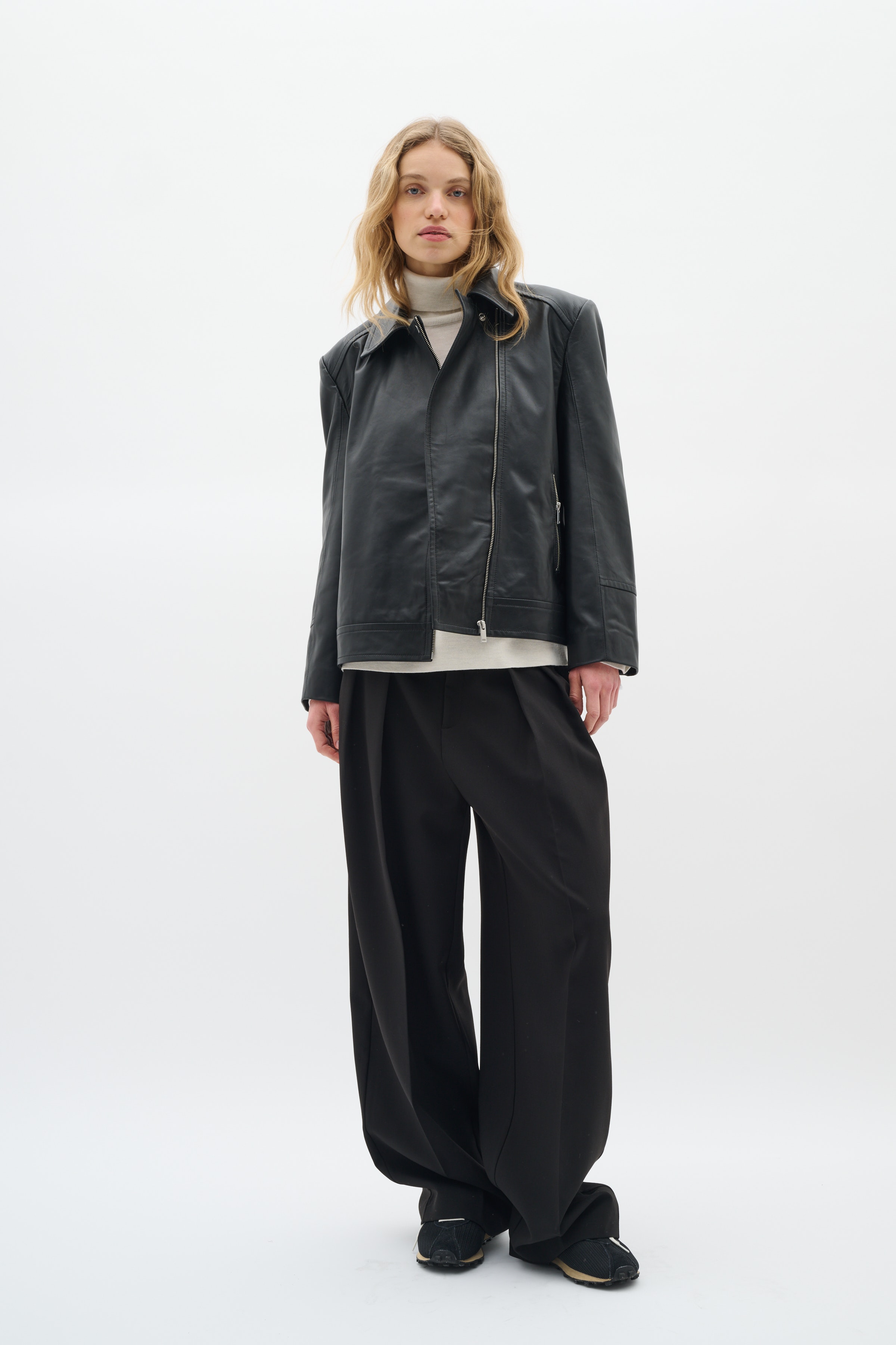 BryelleIW Hose LOOKBOOK FRONT 30110991-194008