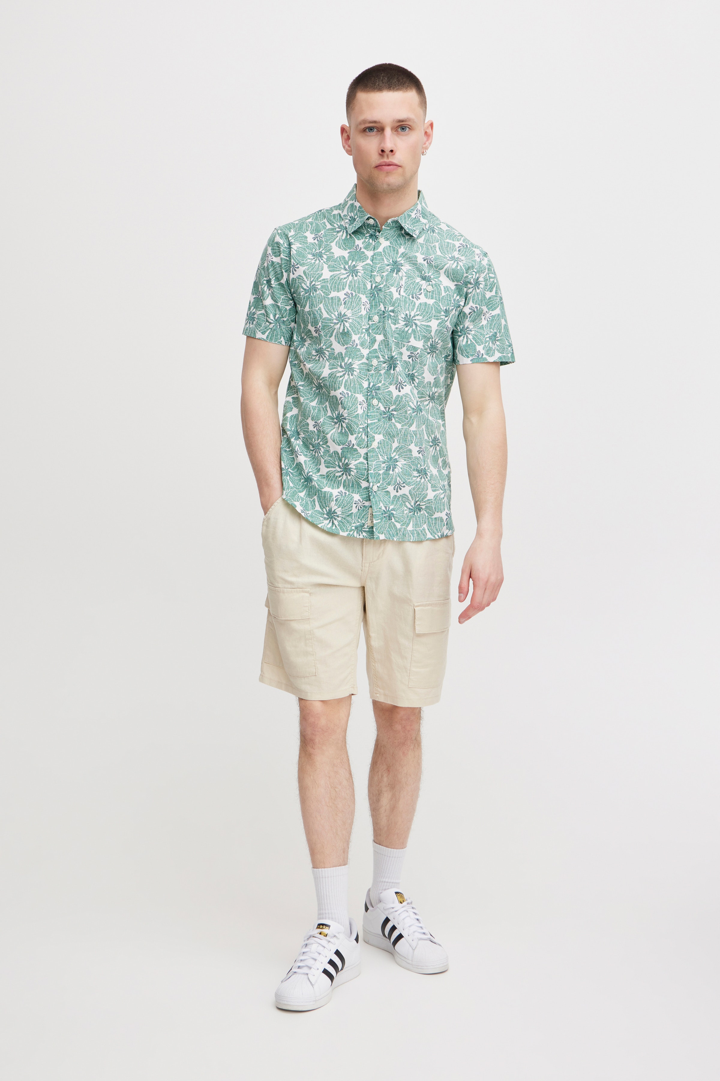 Short sleeved shirt LOOKBOOK FRONT 20717064-195408