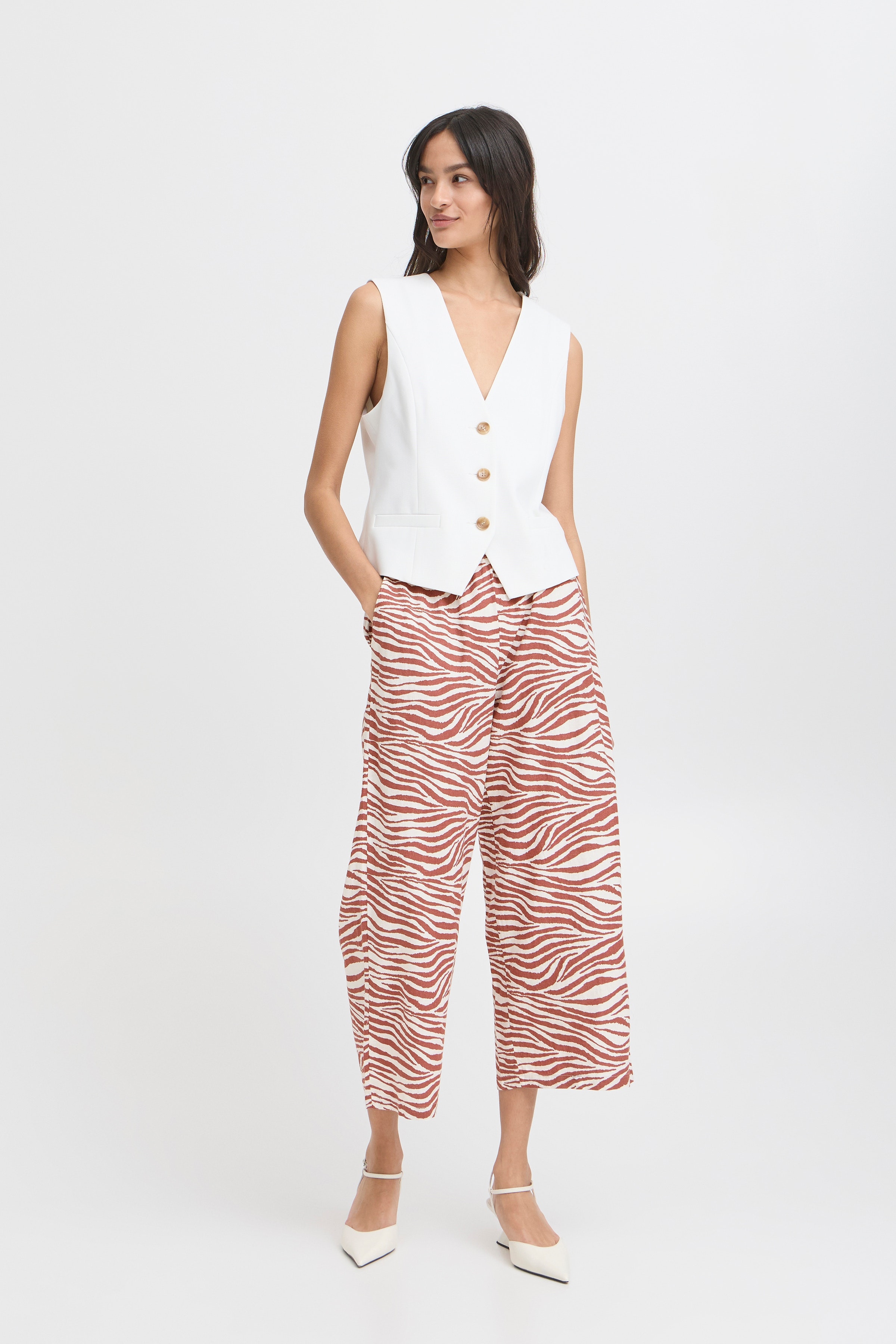 BYFALAKKA Hose LOOKBOOK FRONT 20813083-204541