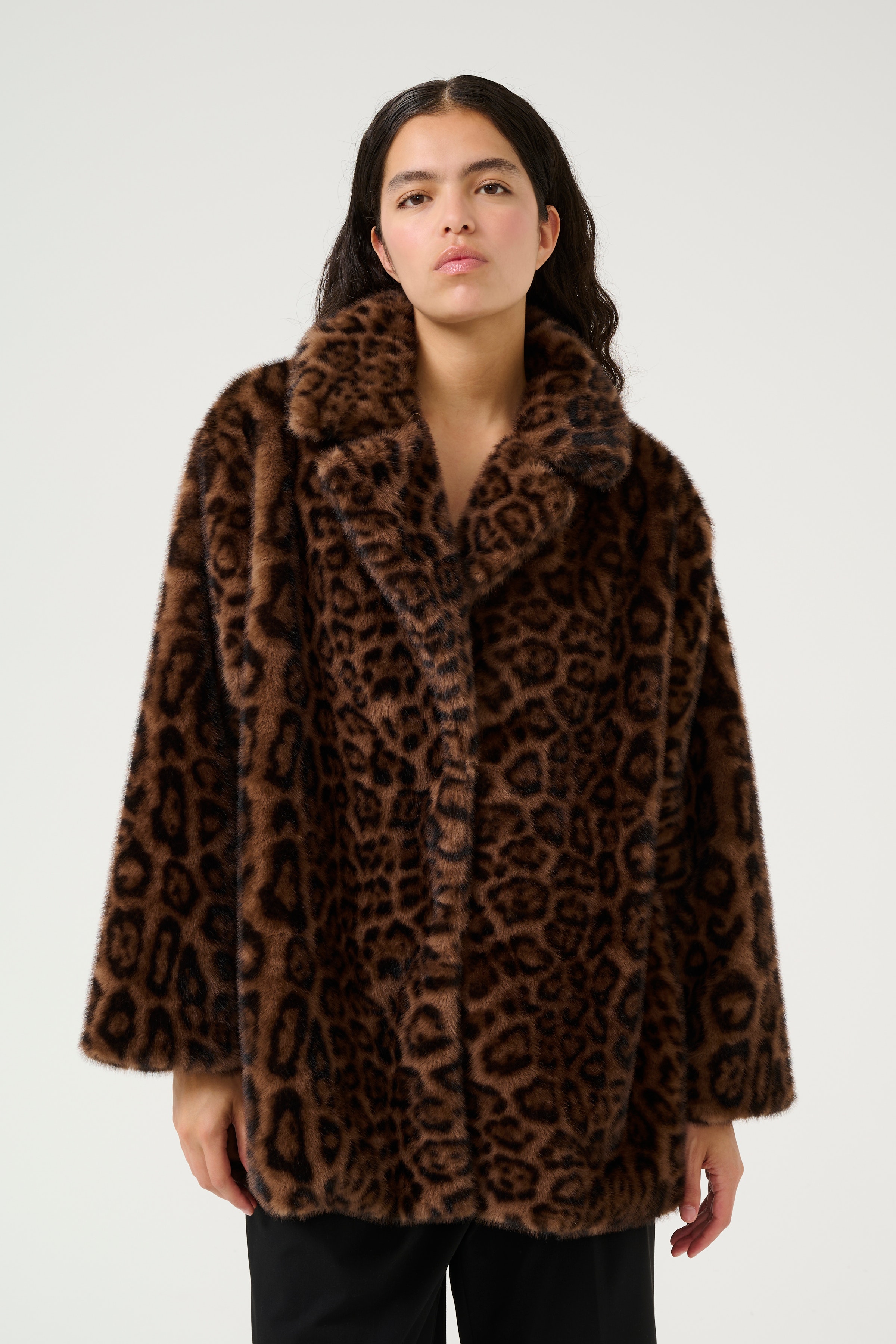 KBTira Leopard Faux Fur jakke LOOKBOOK FRONT 10105446-103153