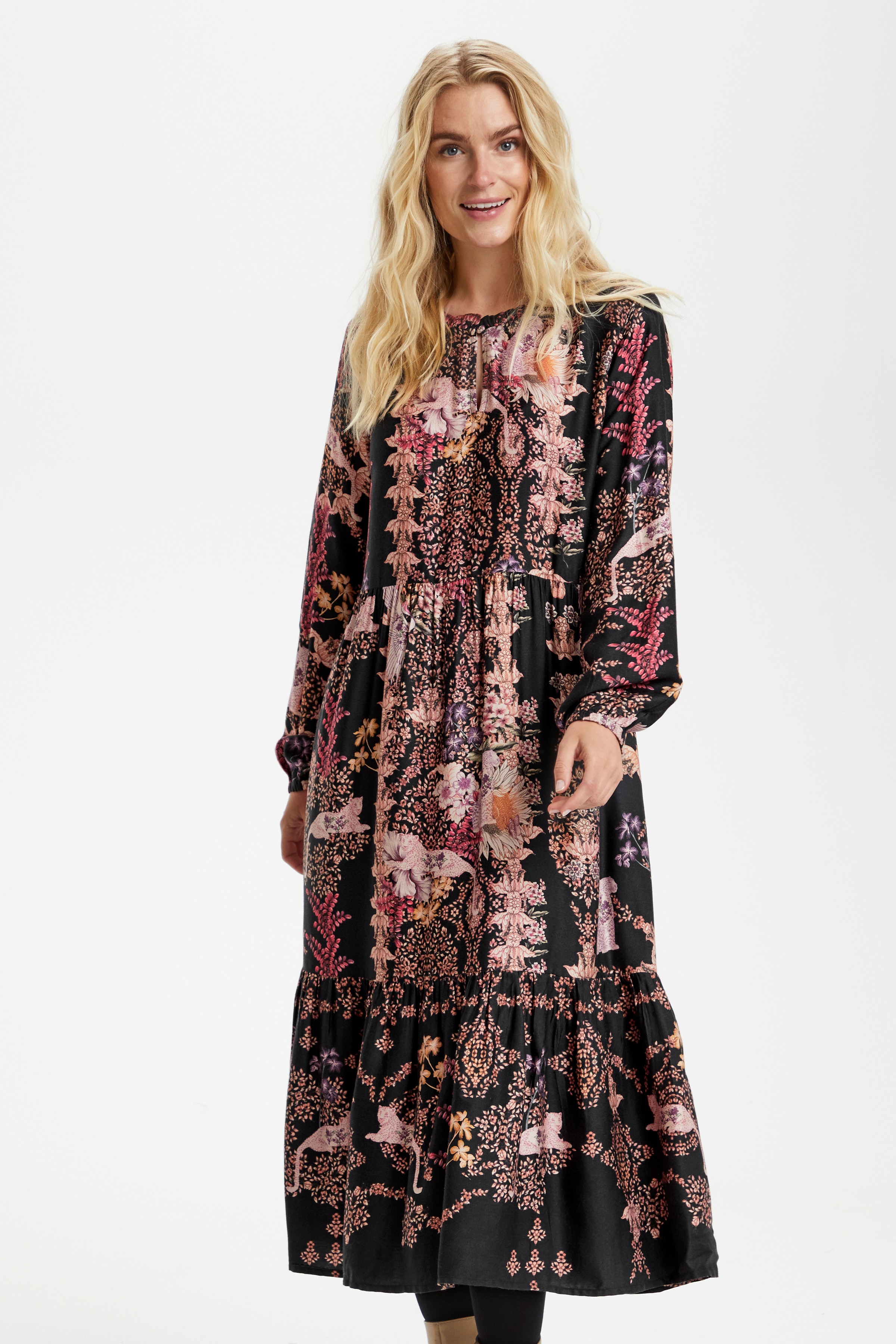 CRTigia Kjole LOOKBOOK FRONT 10608626-101681