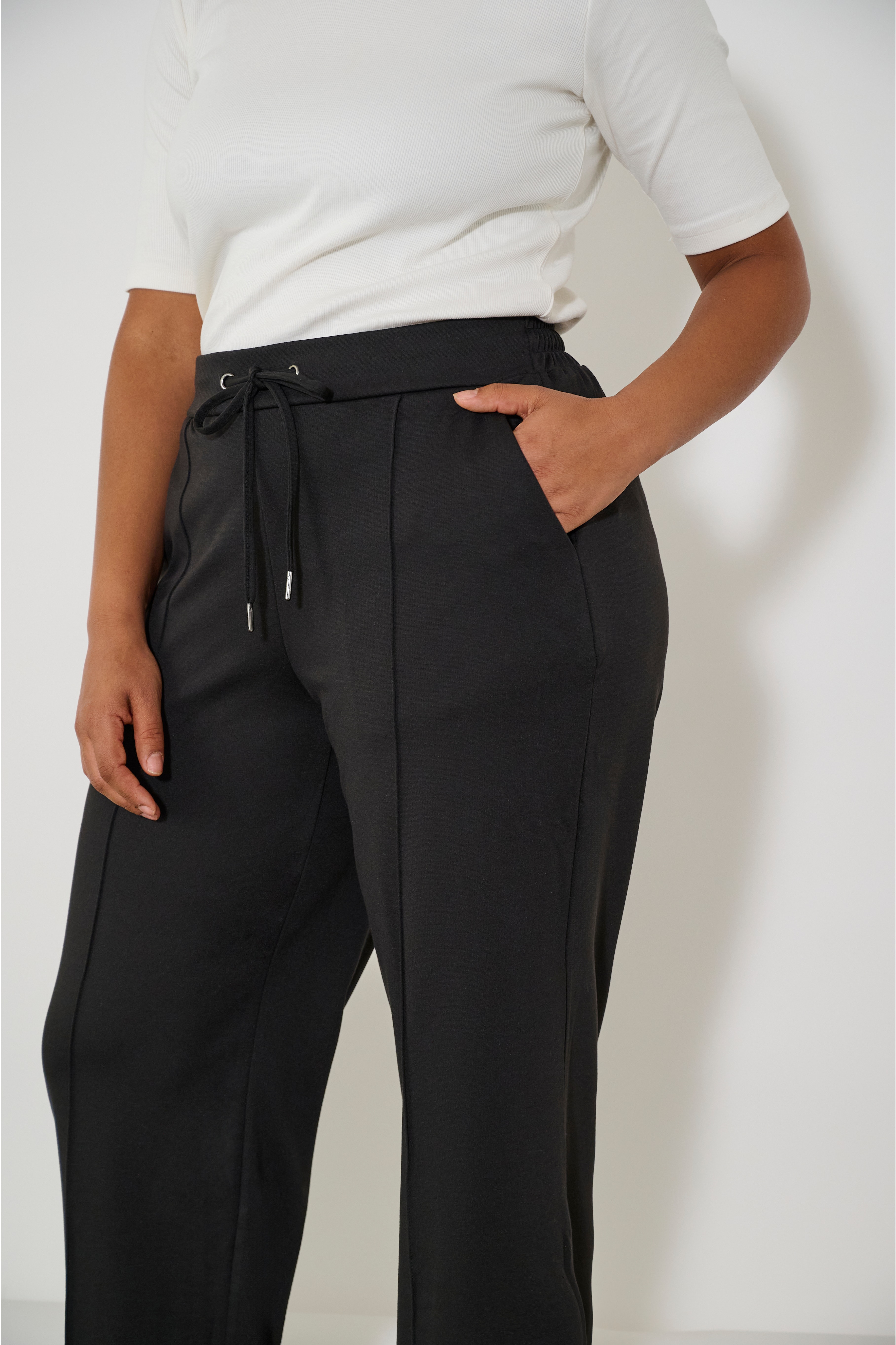 KCjenna Straight Trousers LOCATION NONE 10582248-100121